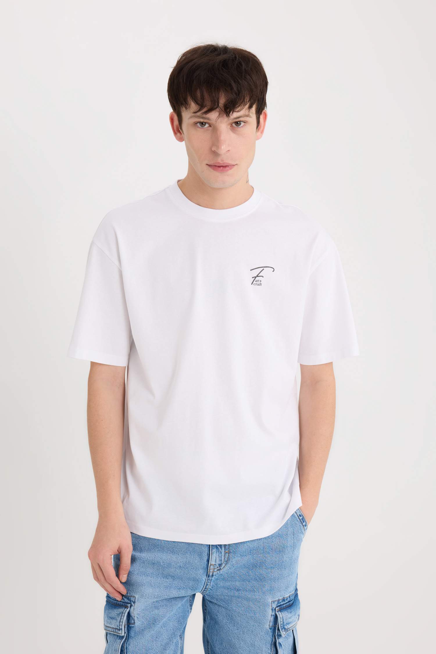 تيشيرت نص كم مطبوع قصة مريحة بياقة مستديرة