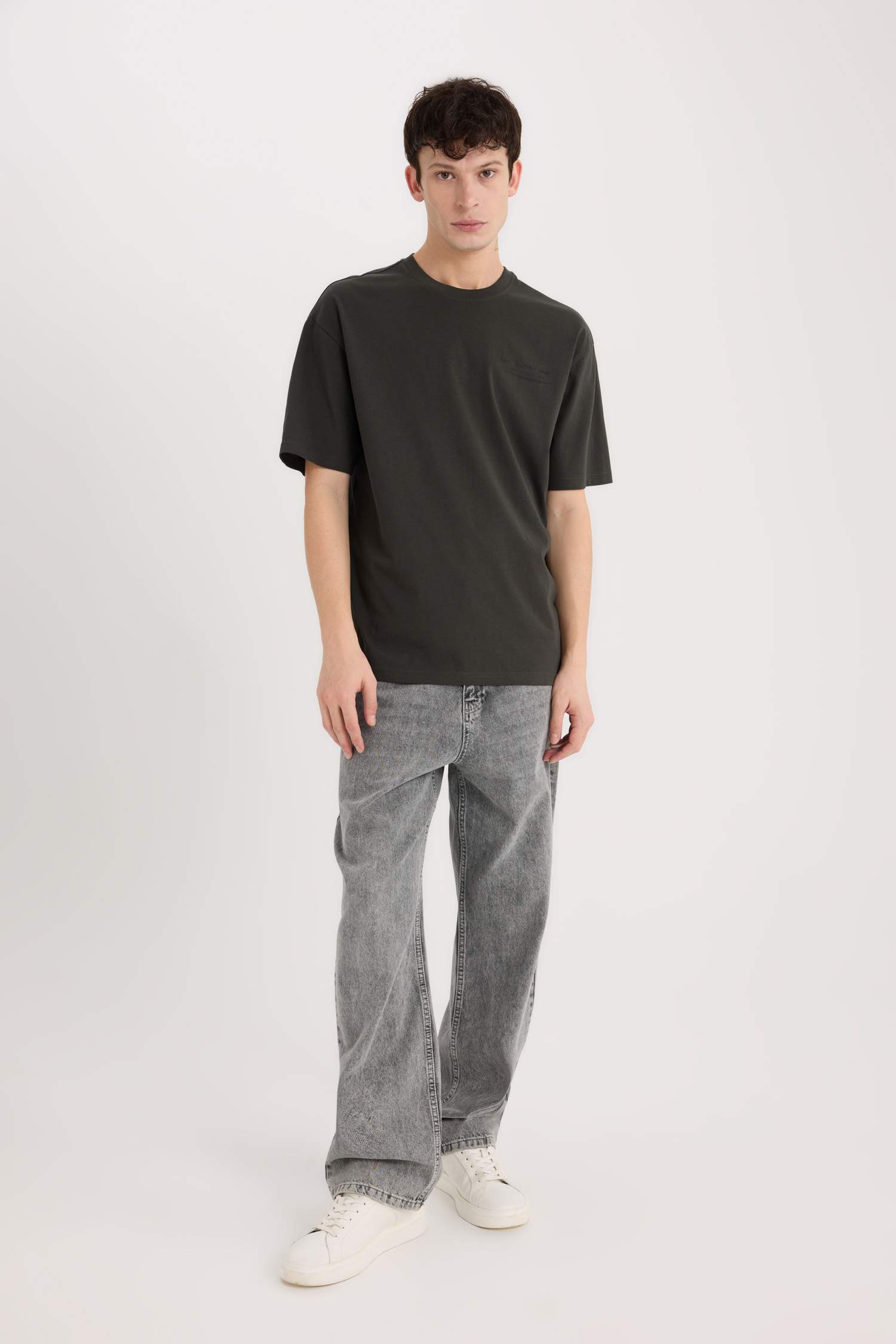 %100 Pamuk Boxy Fit Bisiklet Yaka Sırt Baskılı Kısa Kollu Tişört