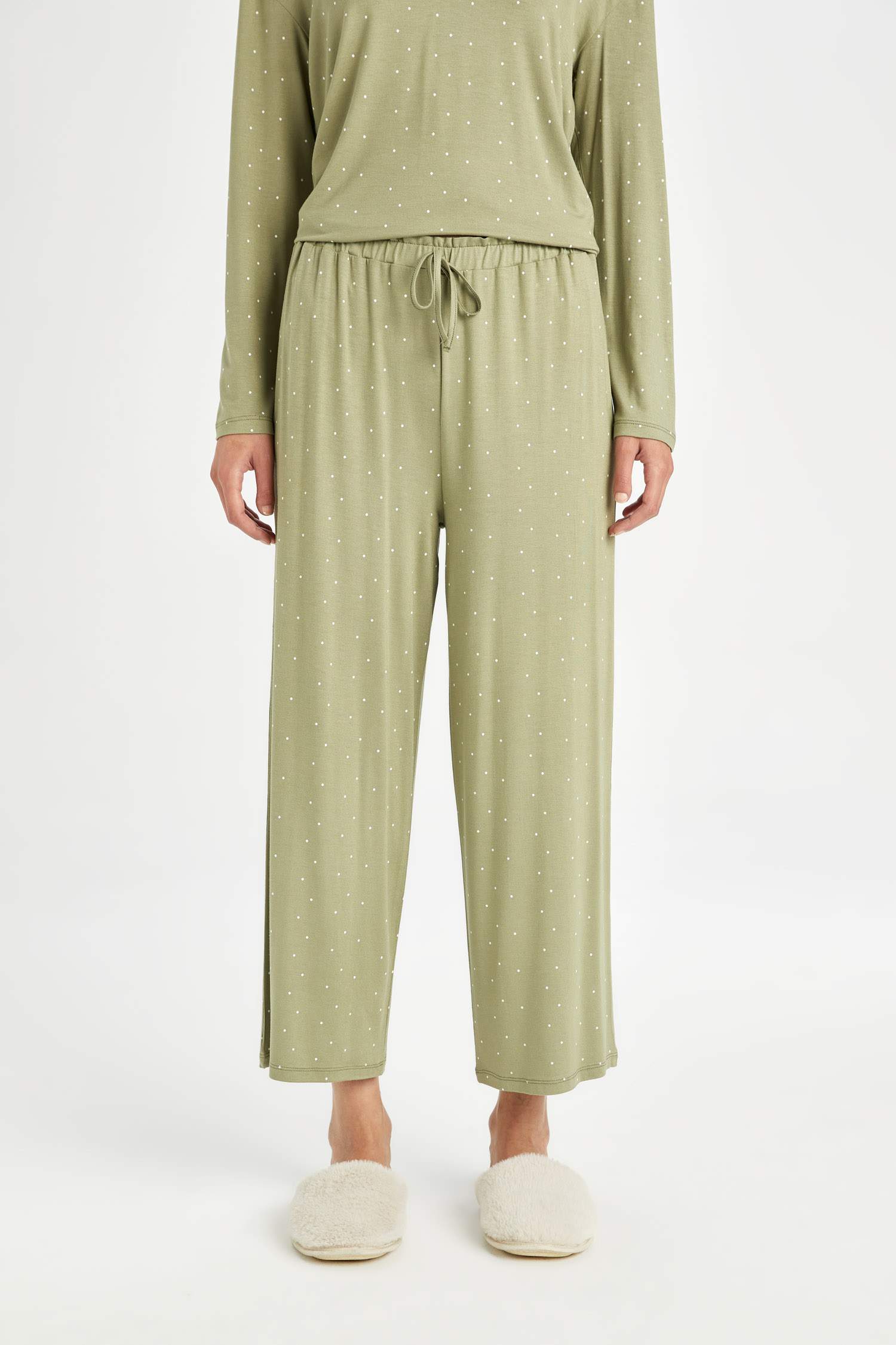 Pijama Takım Viskon Puantiyeli Uzun Kollu Üst Beli Lastikli Alt-Fall in Love 