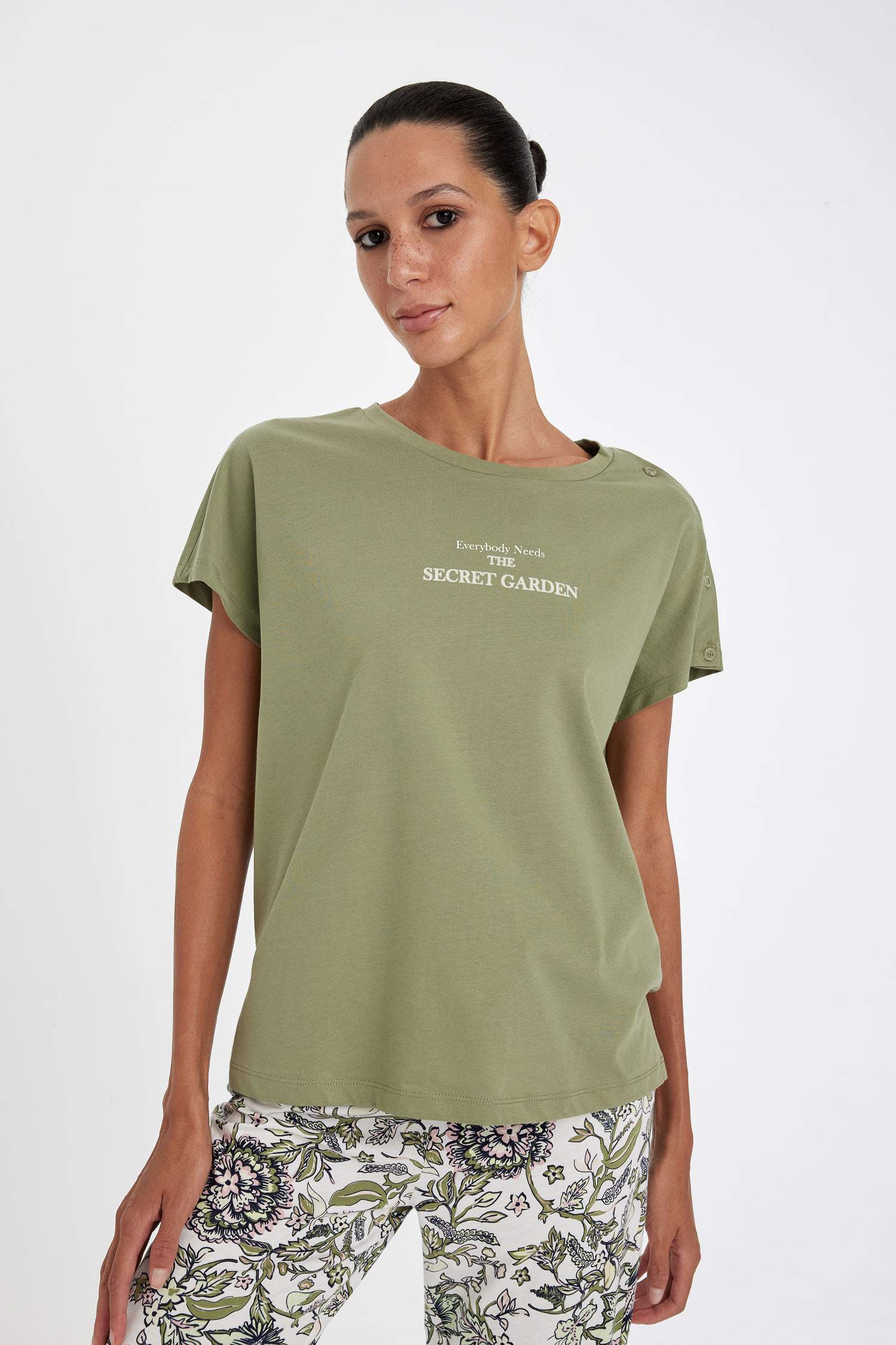 Pijama Takım Baskılı Kısa Kollu Üst Desenli Beli Lastikli Alt-Fall in Love 