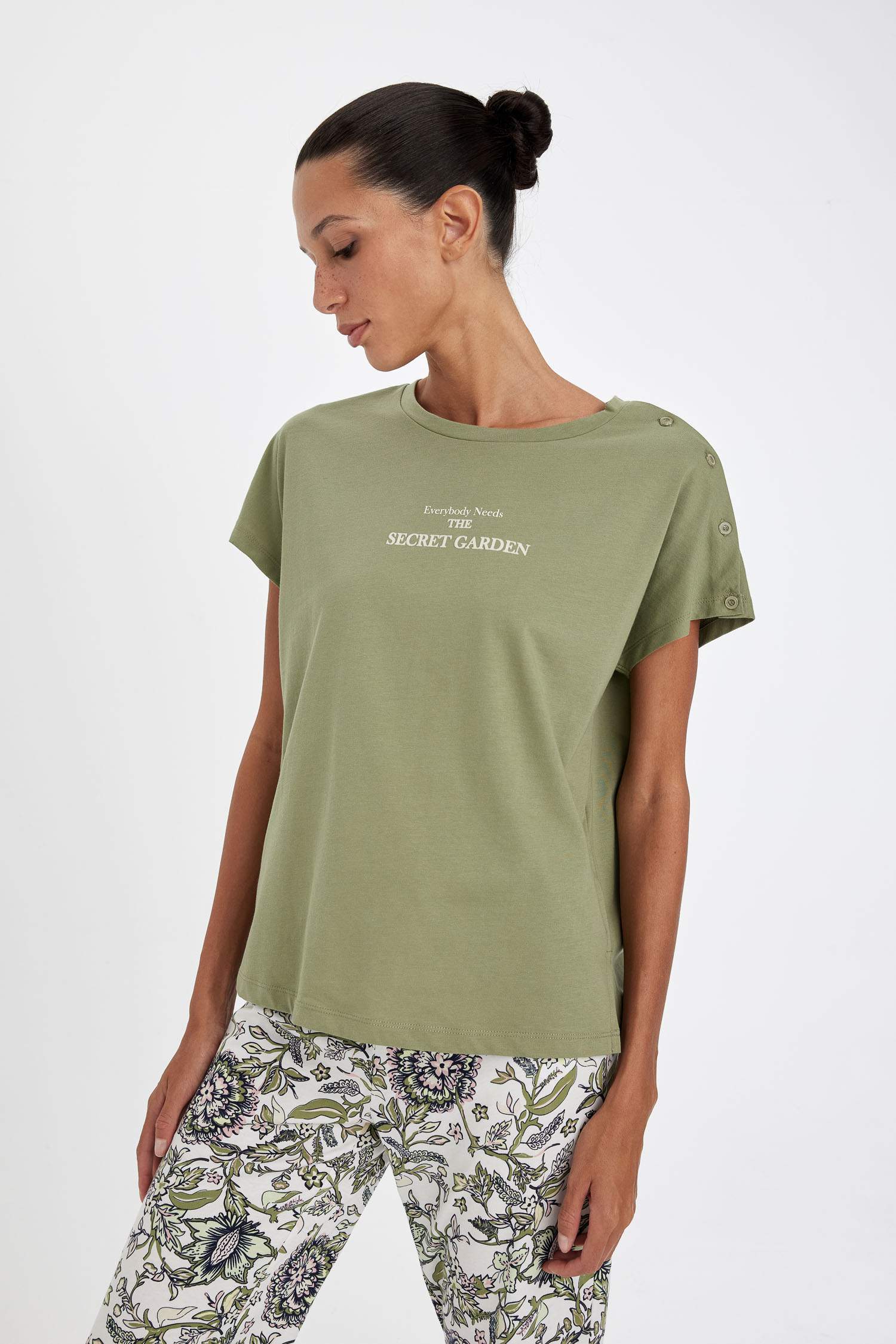 Pijama Takım Baskılı Kısa Kollu Üst Desenli Beli Lastikli Alt-Fall in Love 