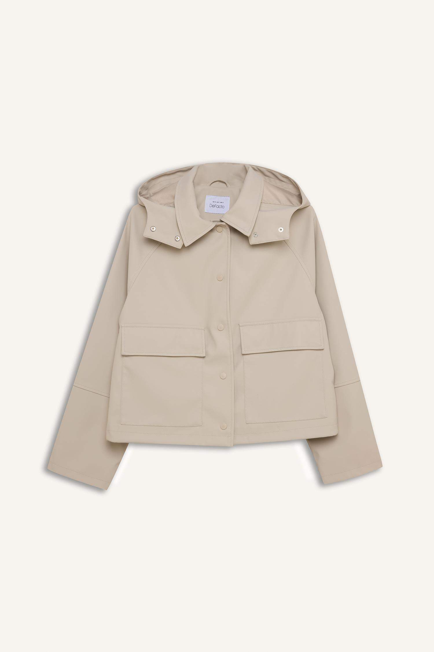 Kapüşon Detaylı Gömlek Yaka Kauçuk Görünümlü Yağmurluk