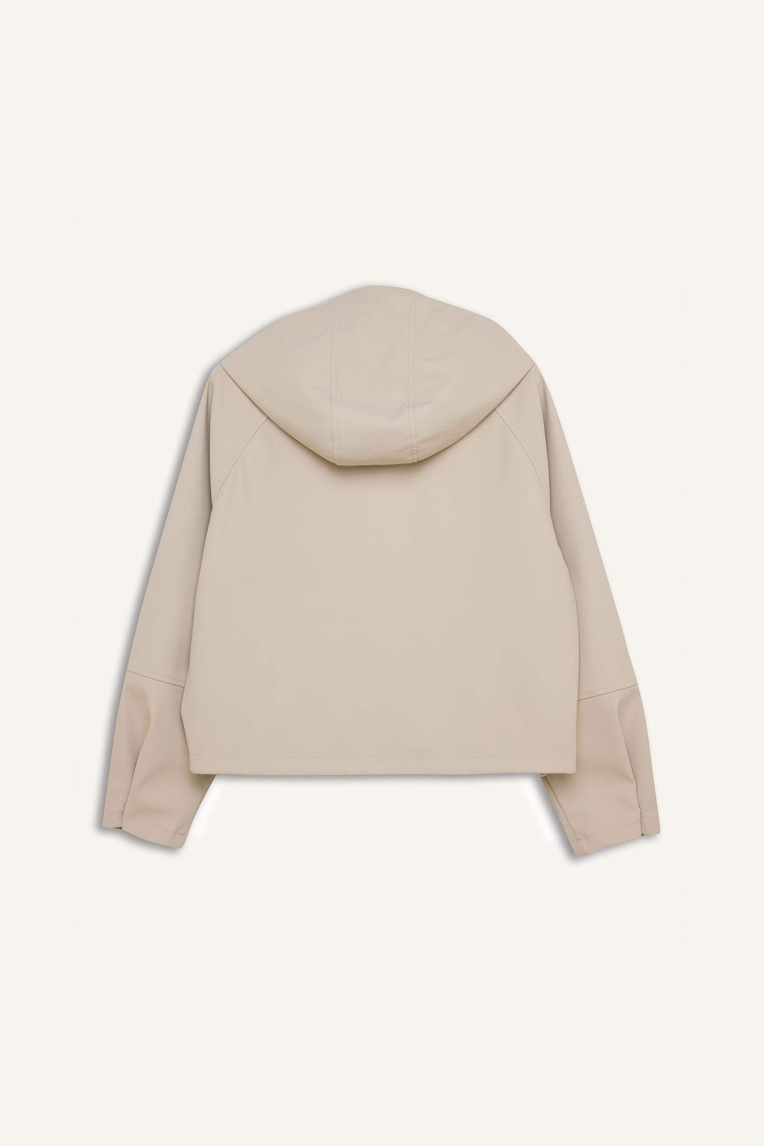 Kapüşon Detaylı Gömlek Yaka Kauçuk Görünümlü Yağmurluk