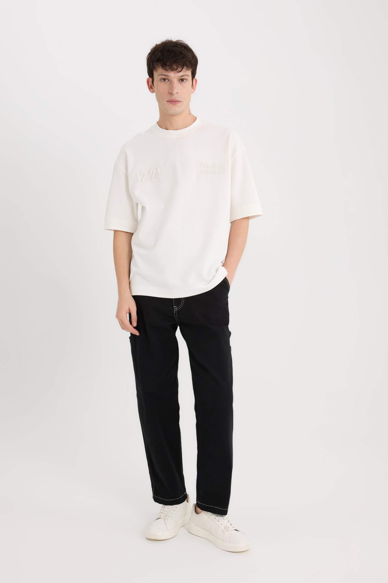 Футболка свободного кроя с круглым вырезом, с принтом, короткий рукав, из плотной ткани