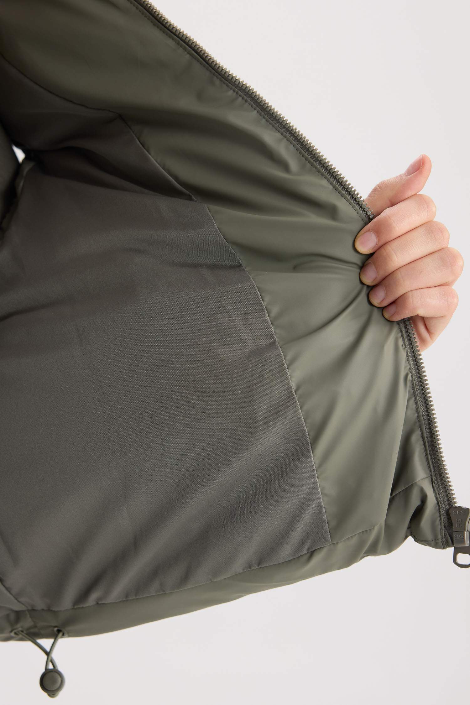 Regular Fit Dik Yaka Kapitoneli Fermuarlı Cepli Şişme Yelek