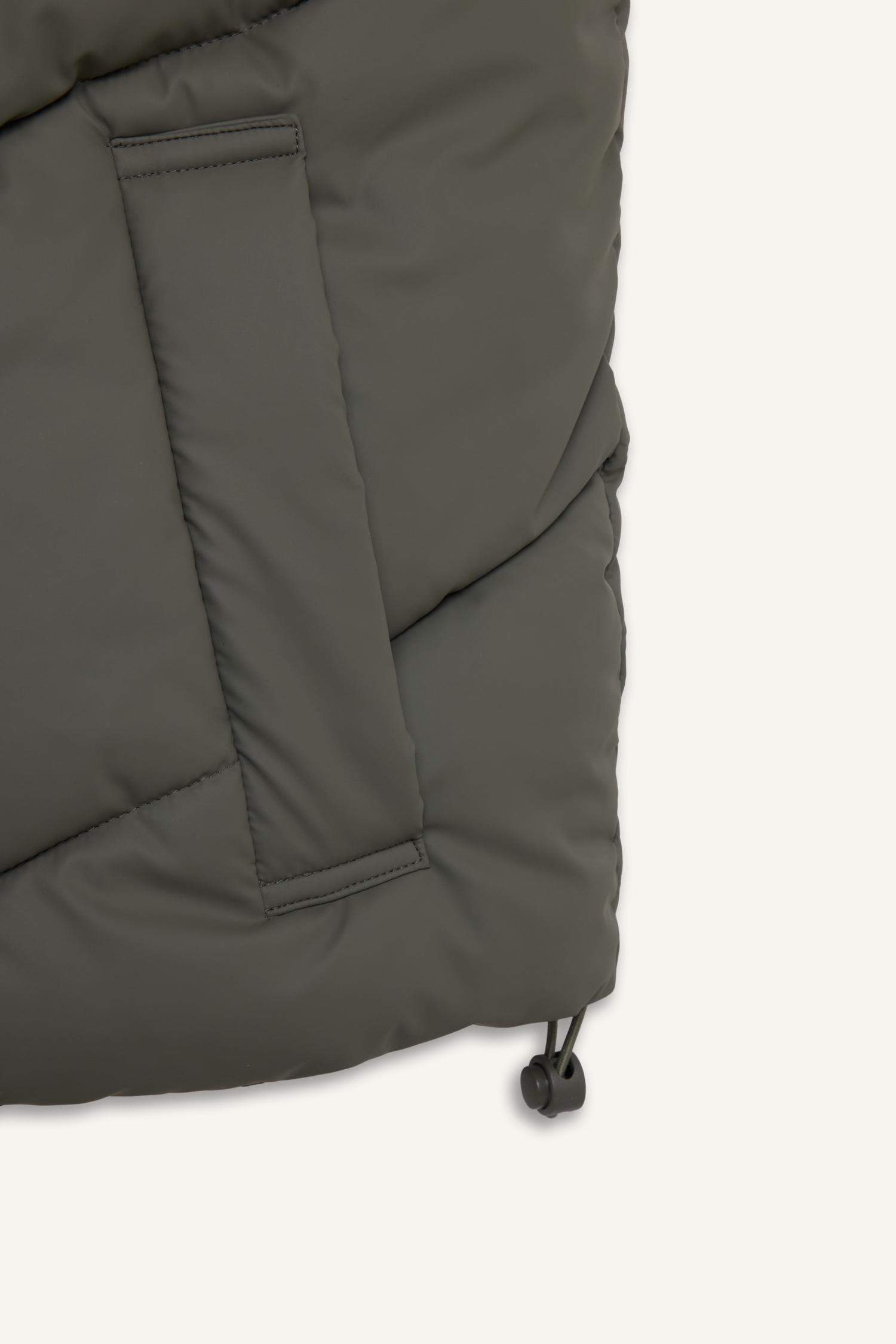 Regular Fit Dik Yaka Kapitoneli Fermuarlı Cepli Şişme Yelek