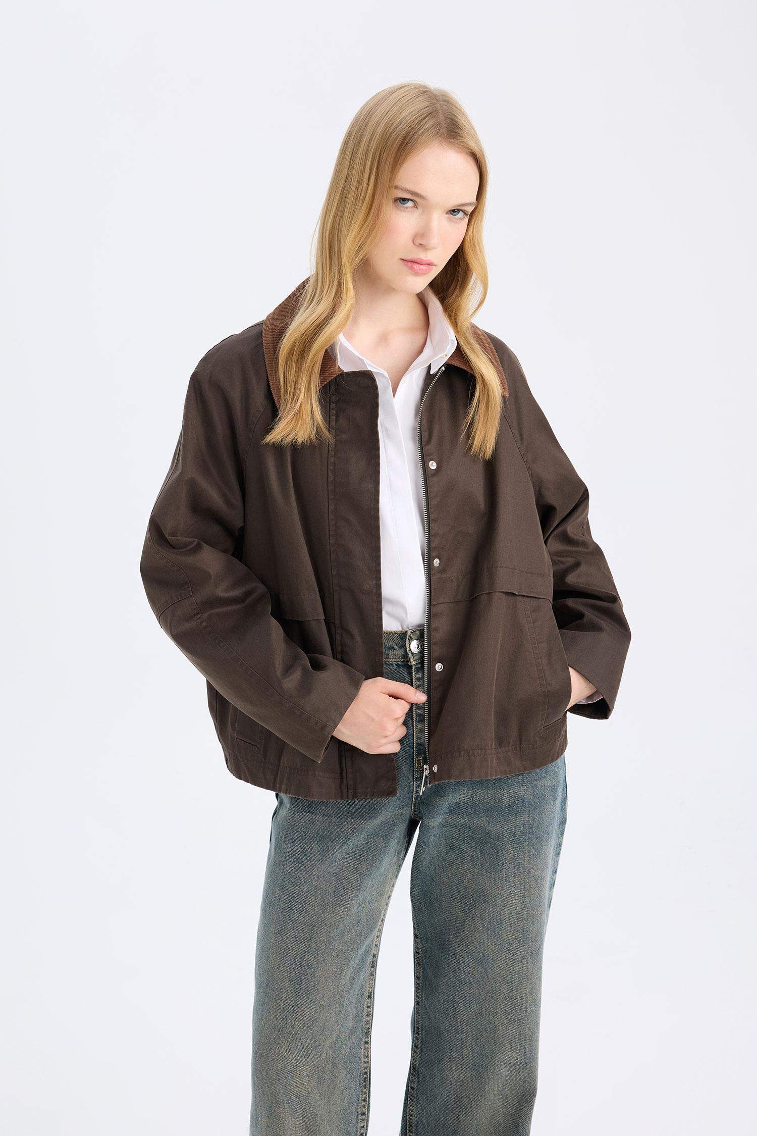 جاكيت قطيفة خفيف قصة عادية بياقة بولو