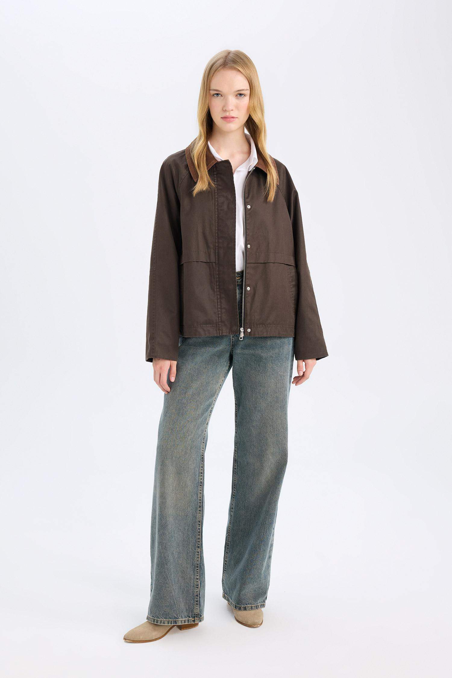 جاكيت قطيفة خفيف قصة عادية بياقة بولو