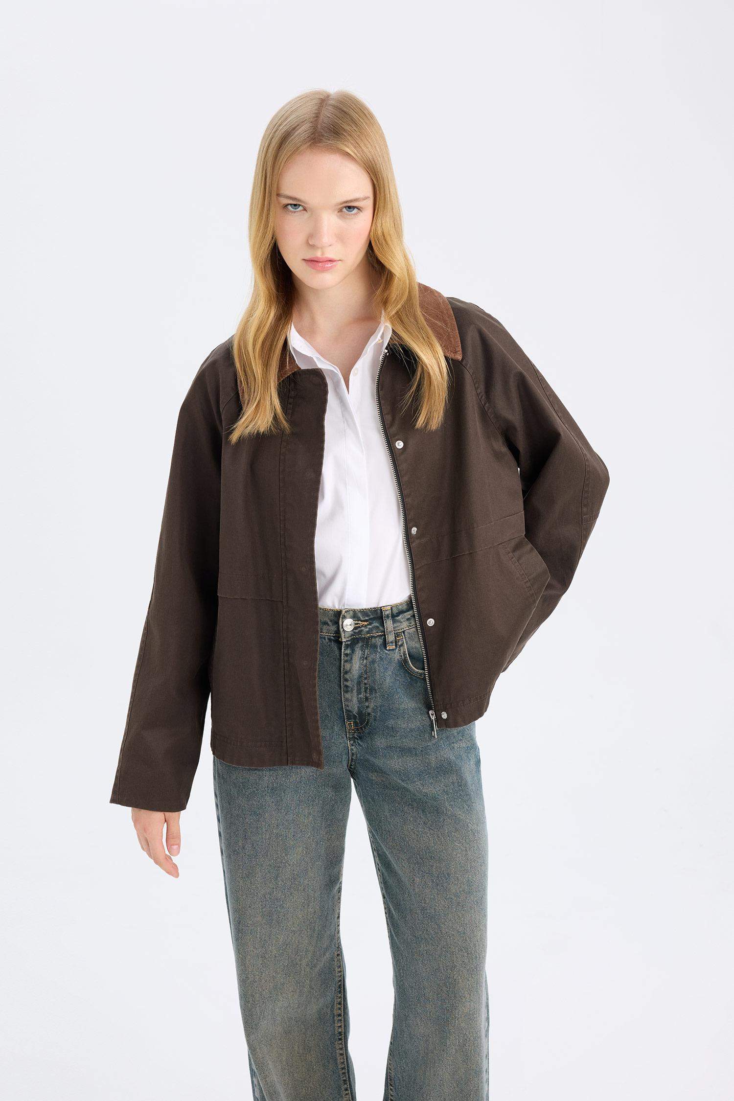 جاكيت قطيفة خفيف قصة عادية بياقة بولو