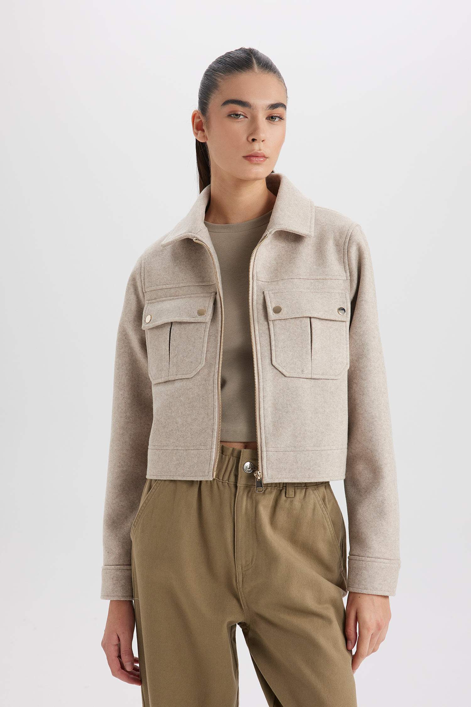 Regular Fit Polo Yaka Cepli Fermuarlı Kısa Kaşe Kaban