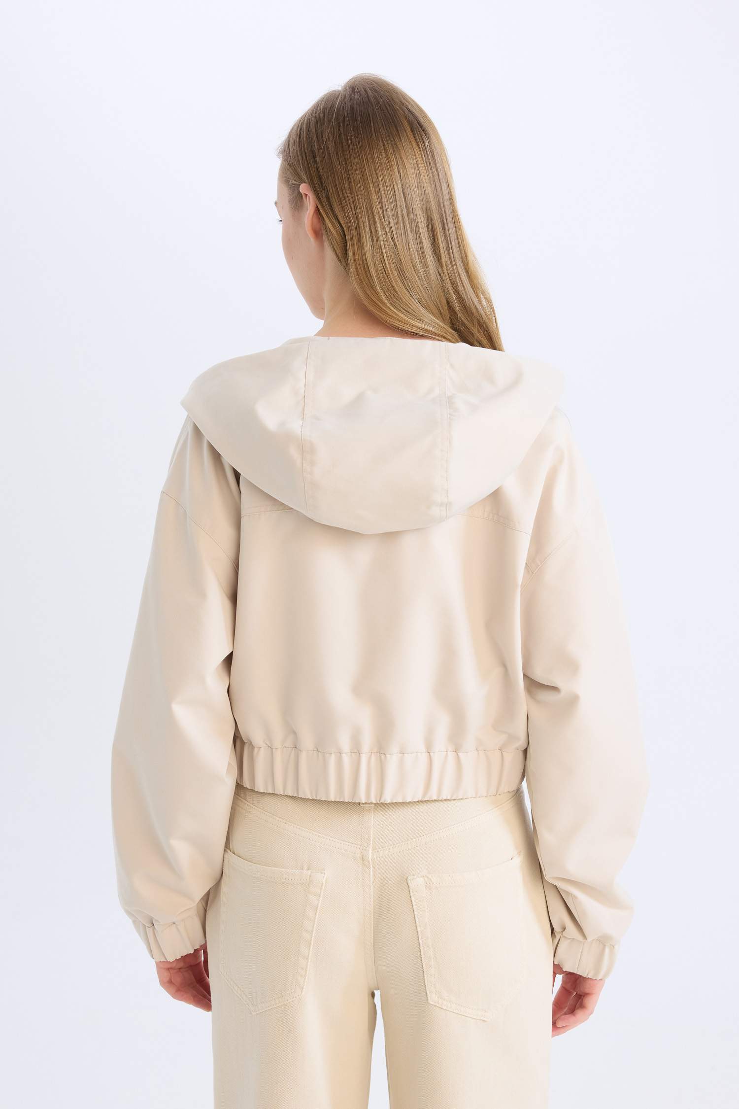 Su Geçirmez Kapüşonlu Fermuarlı Mont