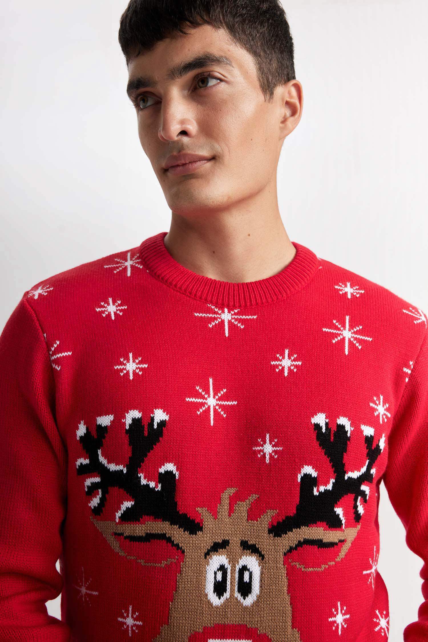 Red Standard Fit Crew Neck New Year Themed Knitwear Pullover