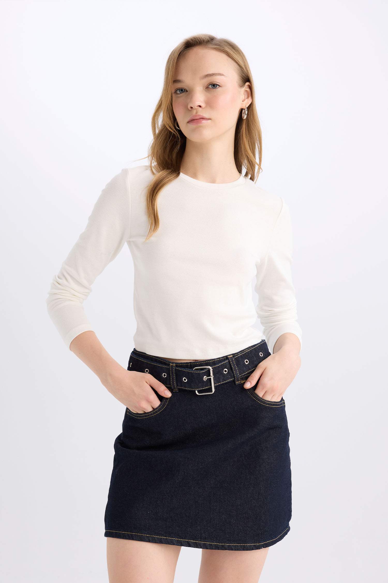 Fashion Fit Faded Effect Belted Denim Mini Skirt