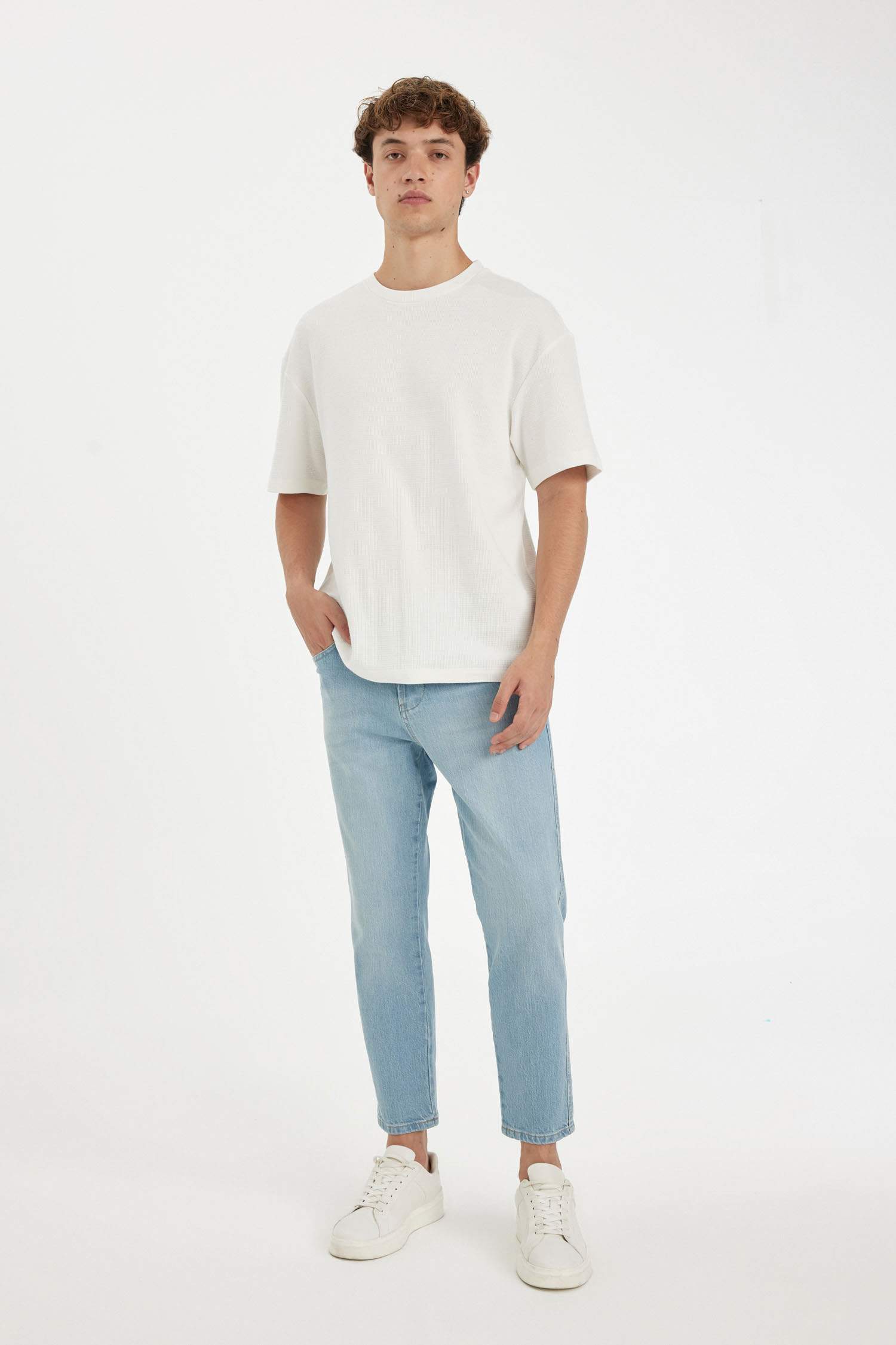 Джинсы Slim Cropped Fit узкого кроя со средней талией