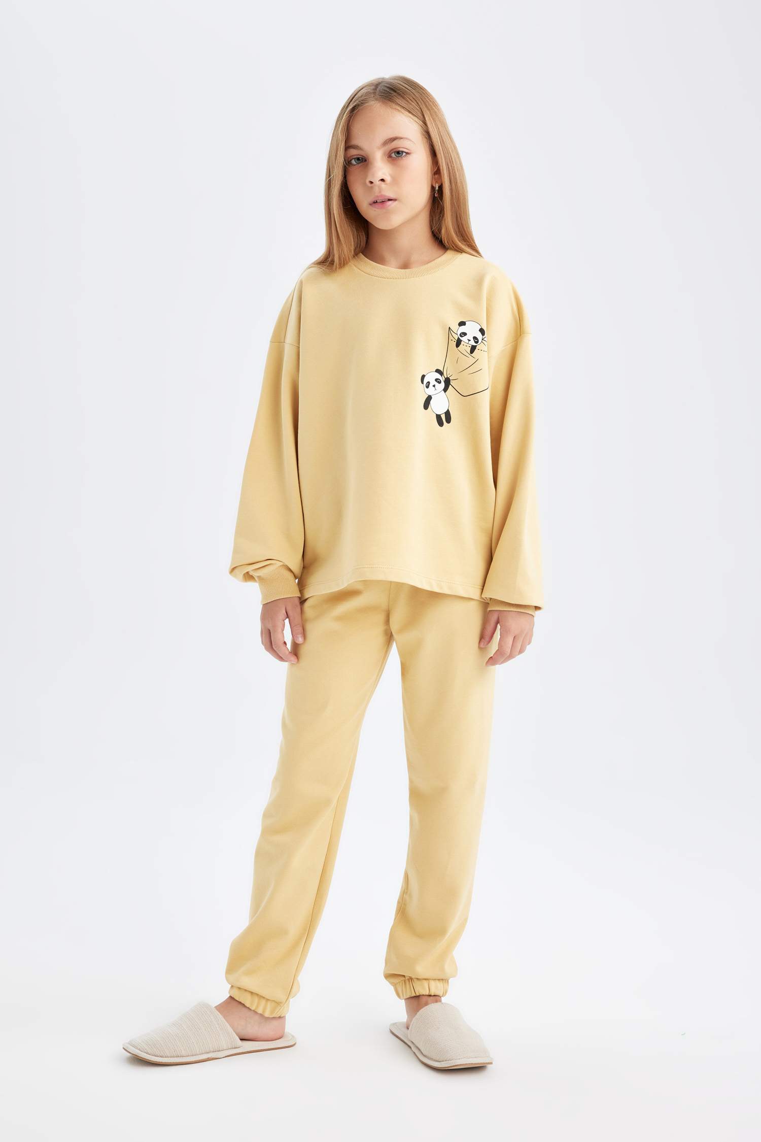 طقم بيجاما بناتي أصفر قصة عادية وطبعة دب - قطعتين