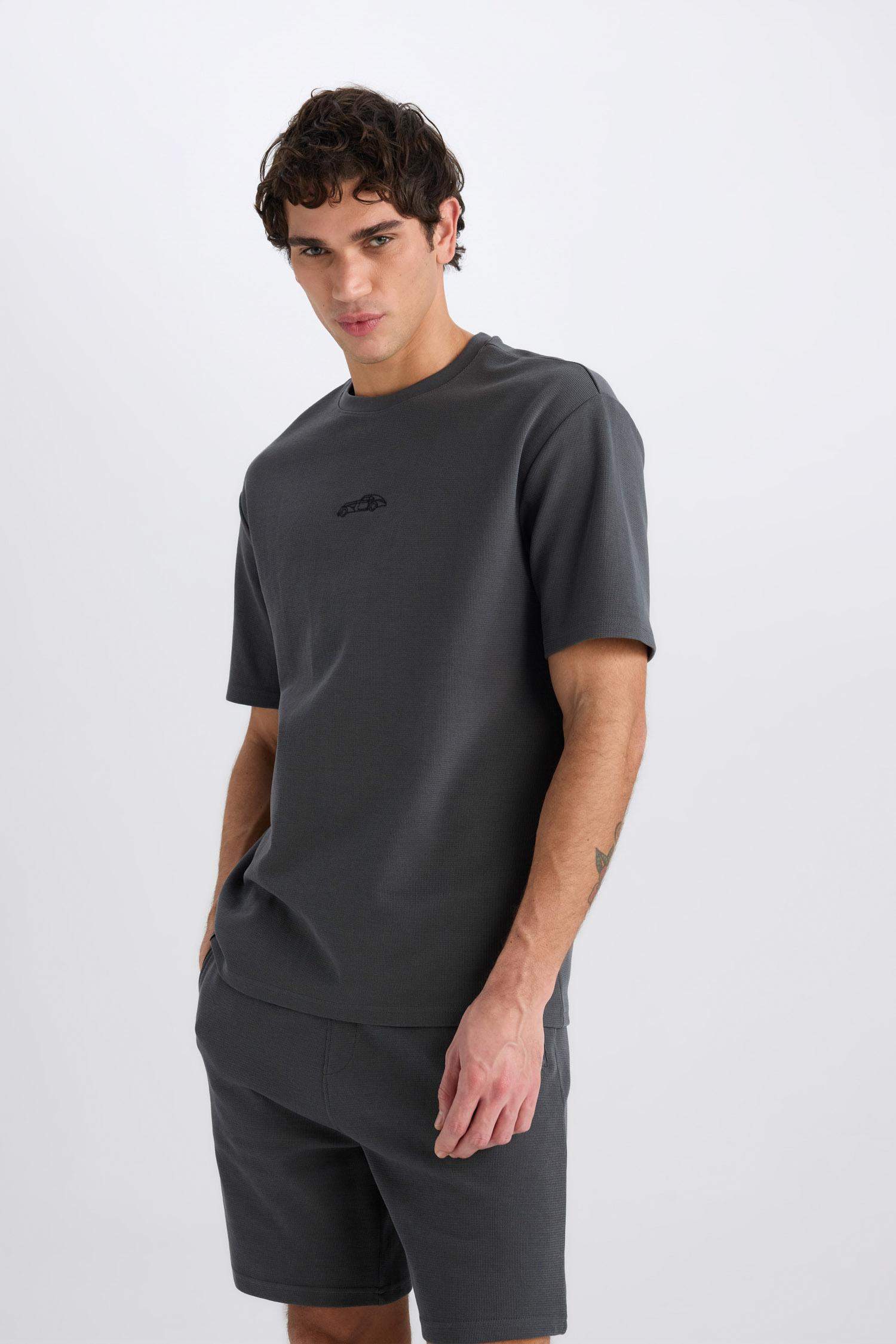 Boxy Fit Crew Neck Printed Short Sleeve T-Shirt