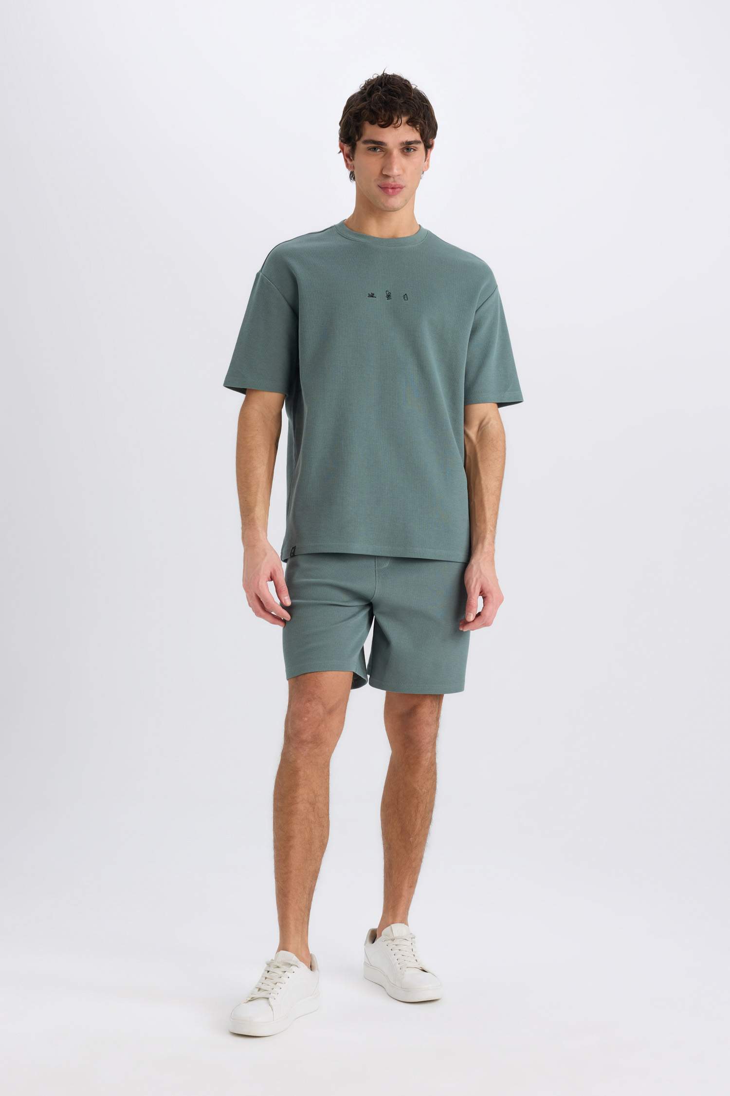 дөңгелек жаға минималл Қысқа жеңді футболка