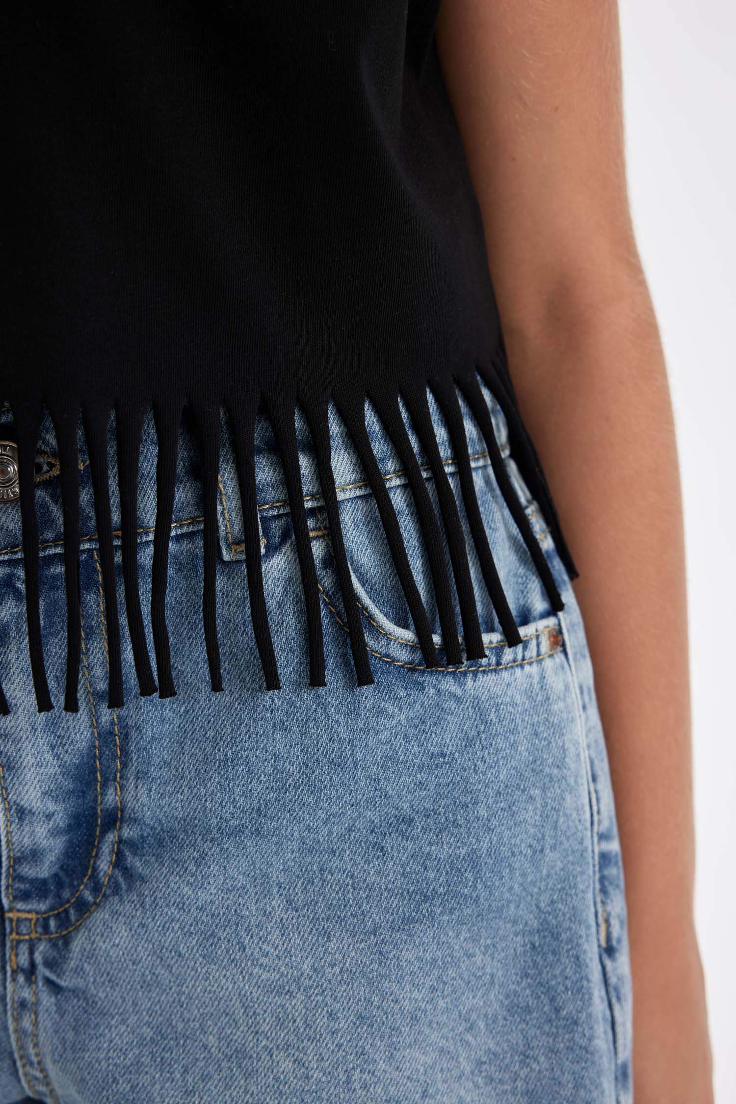 Kız Çocuk Bisiklet Yaka Crop Kısa Kollu Tişört