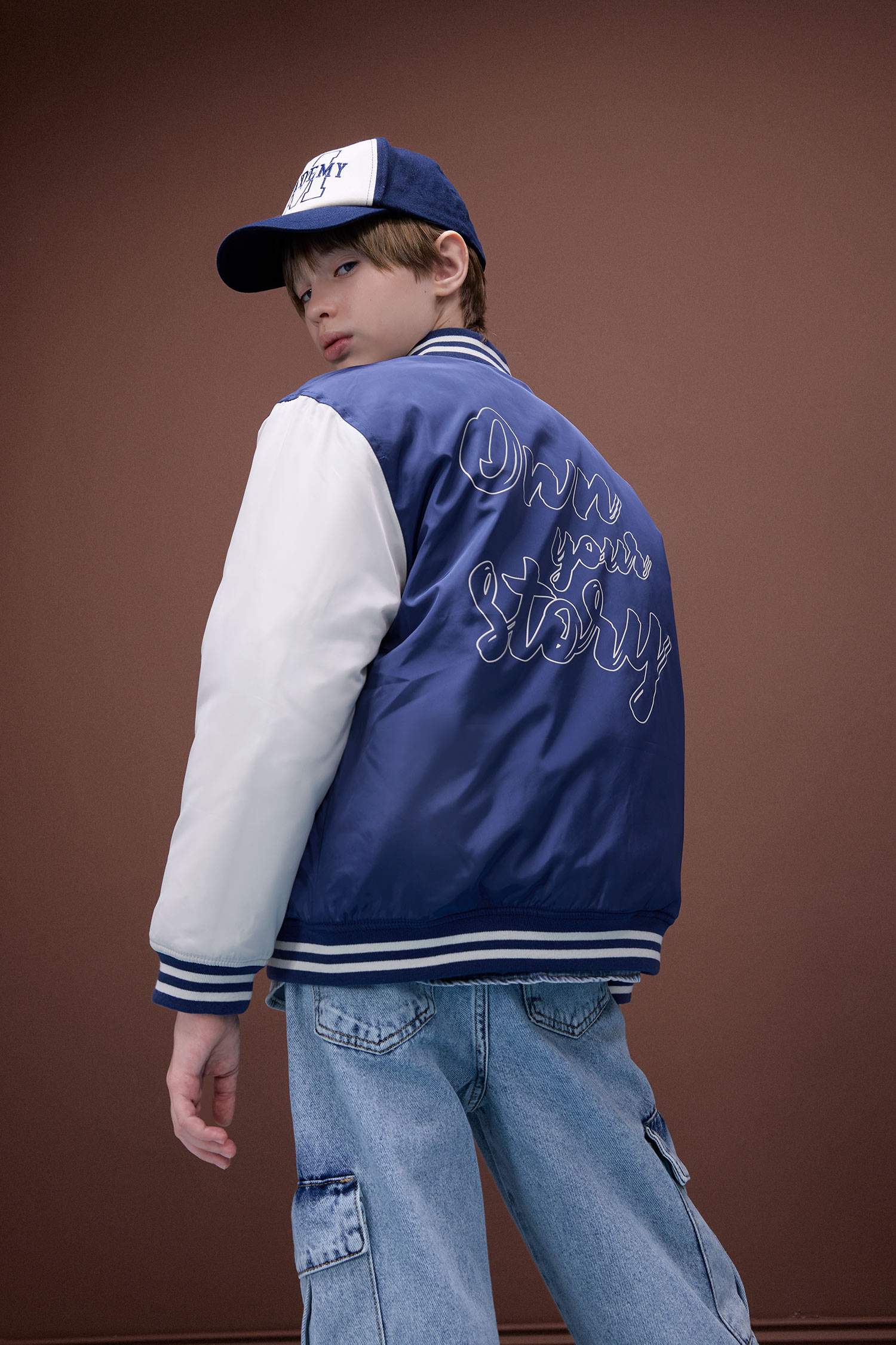 Erkek Çocuk Kolej Yaka Sırt Baskılı Çıtçıtlı Bomber Mont