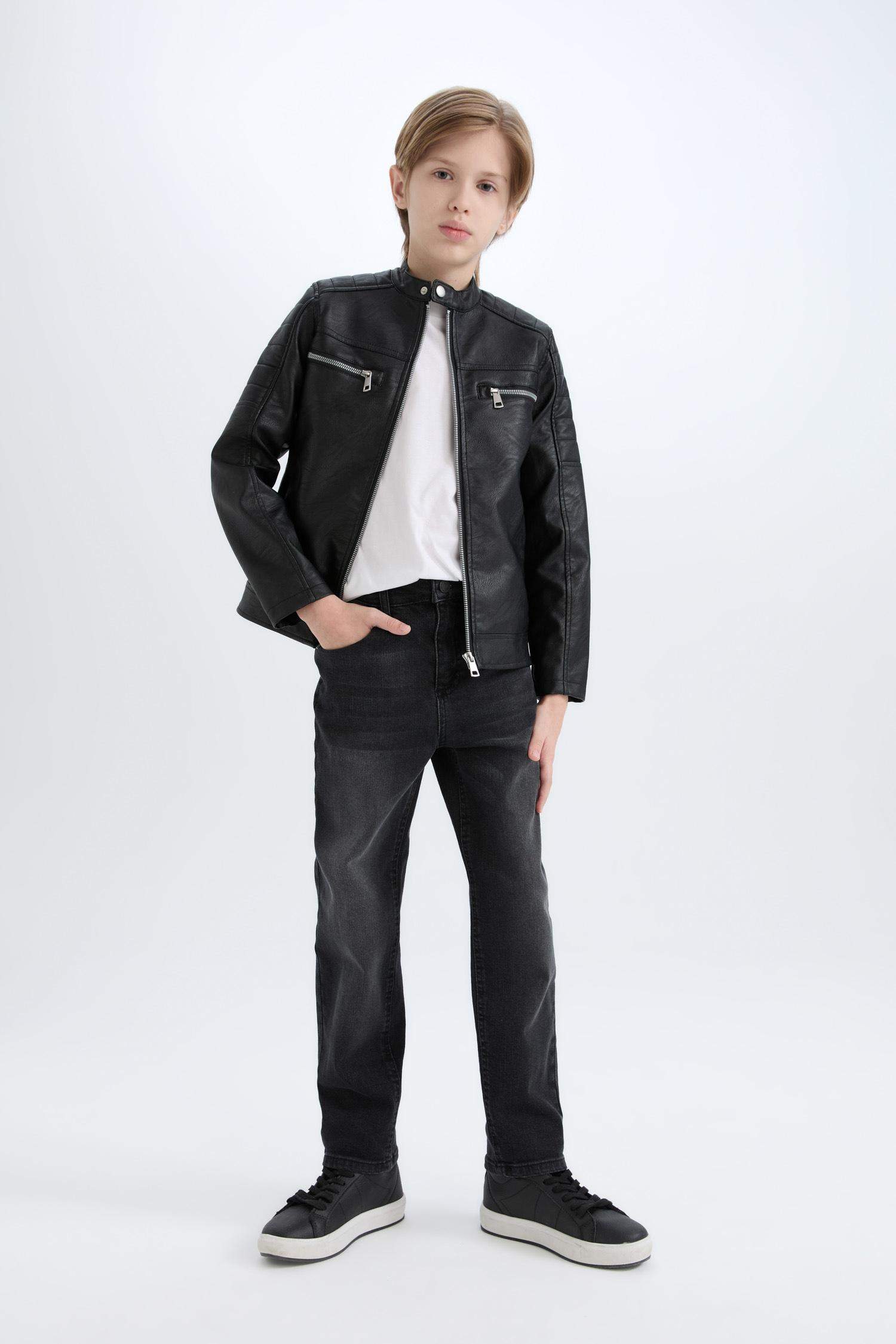 جاكيت وتر بروف اولادي جلد صناعي بياقة عالية