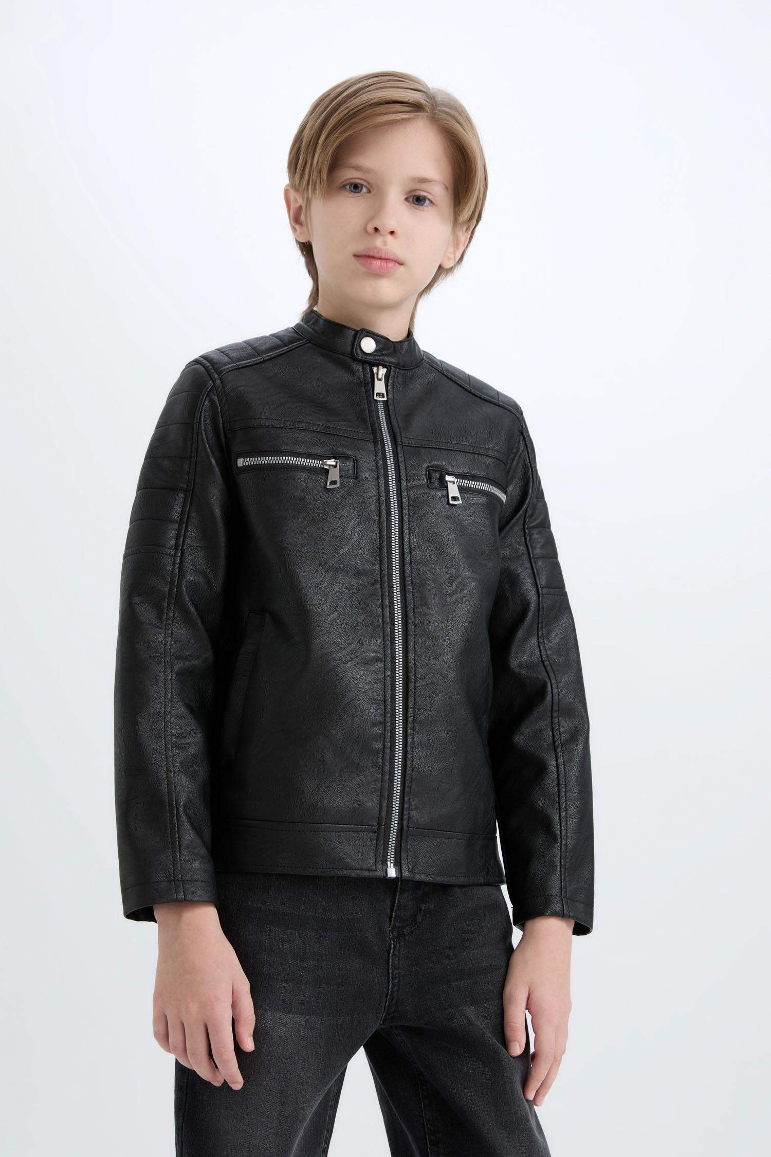 جاكيت وتر بروف اولادي جلد صناعي بياقة عالية