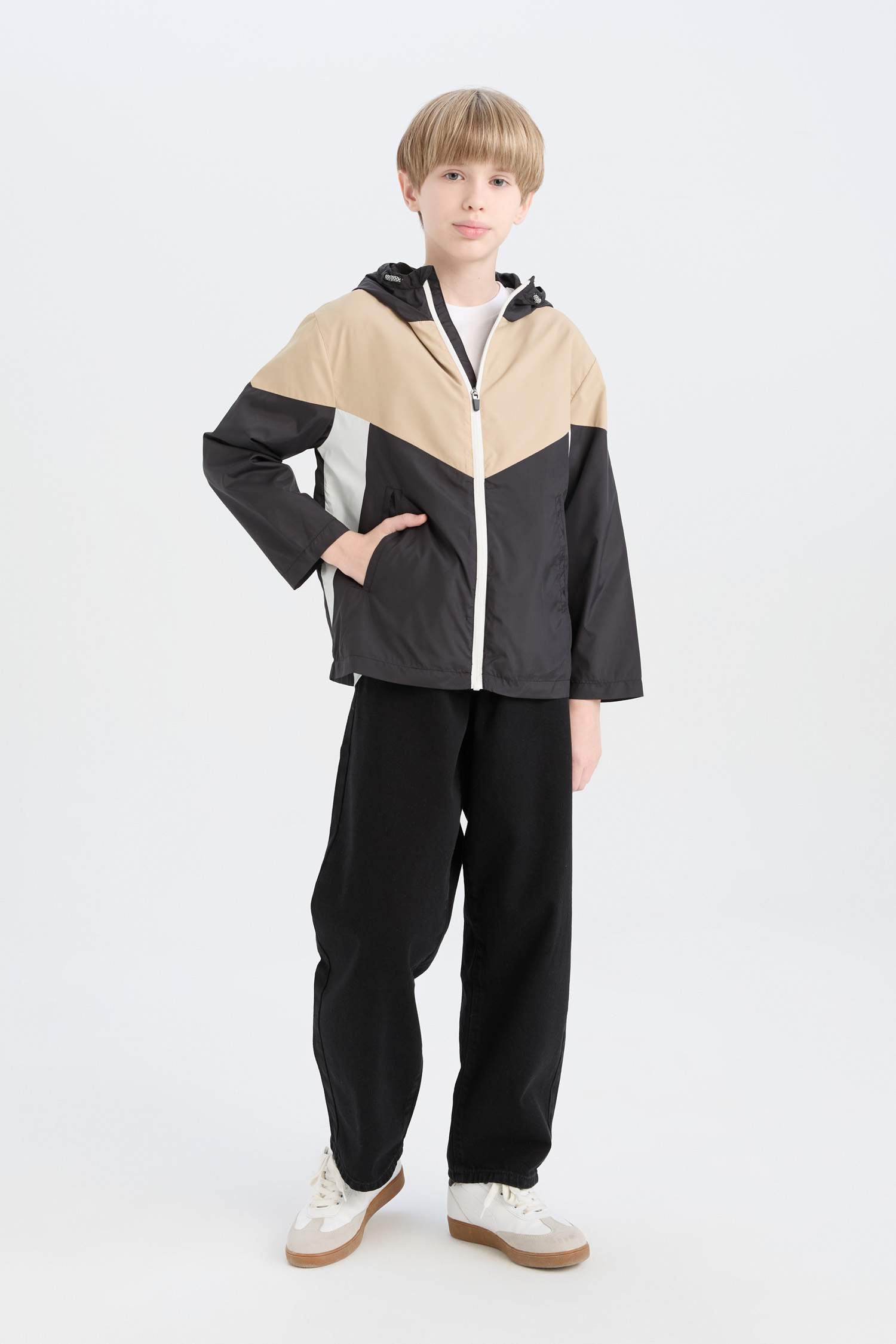 Erkek Çocuk Su Geçirmez Kapüşonlu Fermuarlı Cepli Yağmurluk