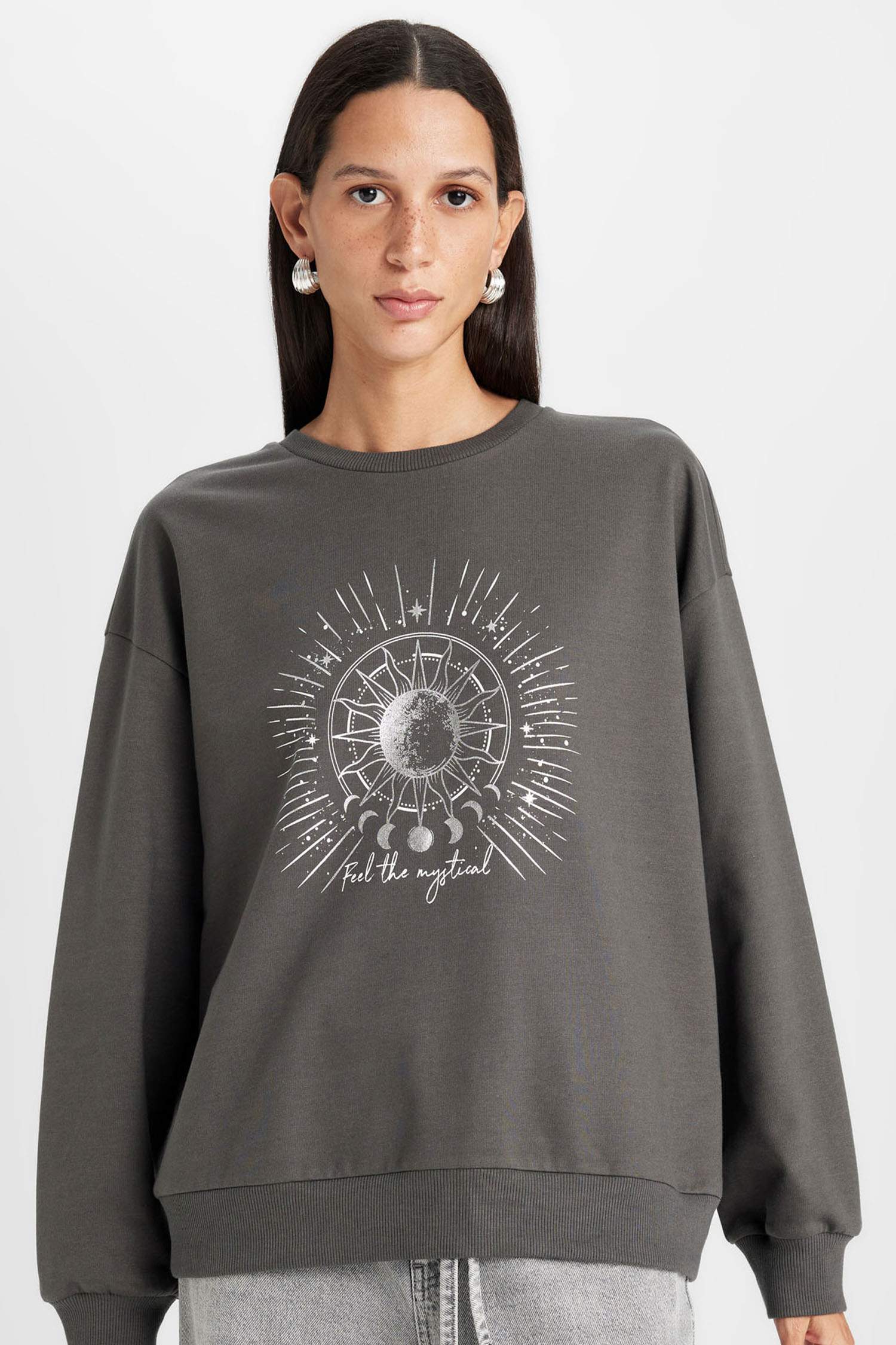 Relax Fit Bisiklet Yaka Baskılı İnce Sweatshirt