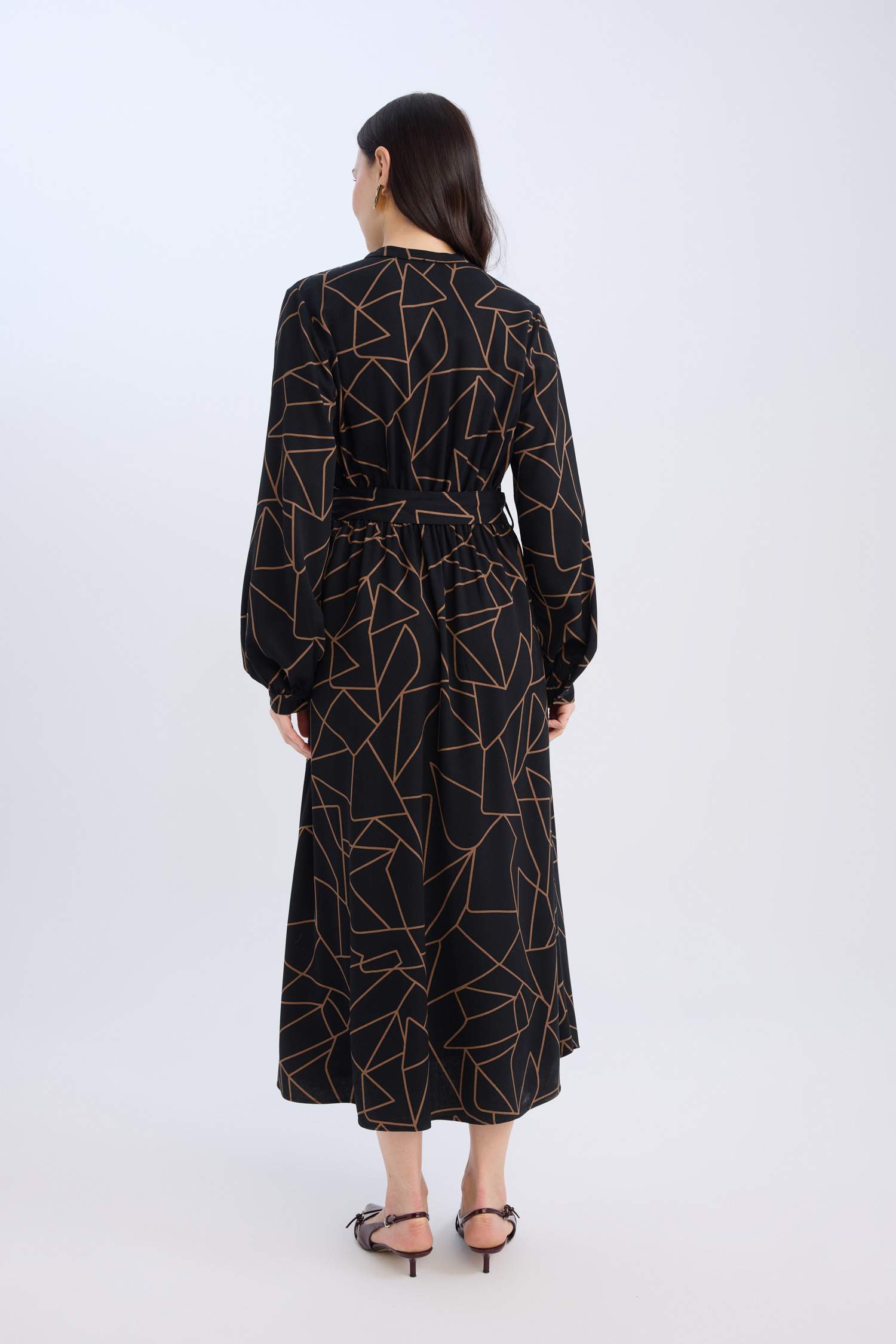 فستان كم طويل بالمندو قصة A