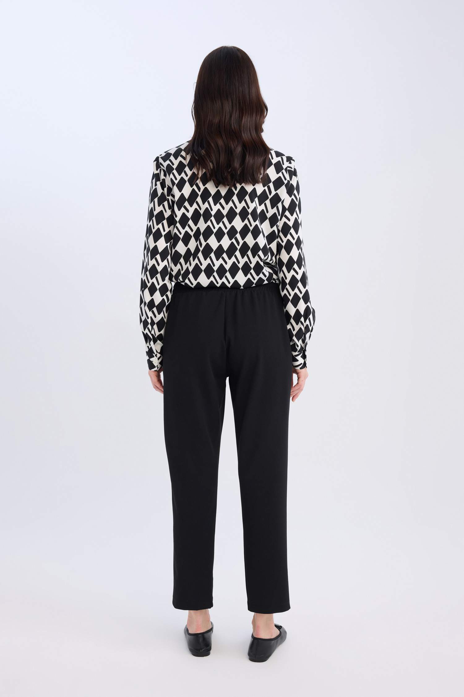 Krep Pantolon Carrot Fit Basic Düz Beli Lastikli Dar Paça Cepli