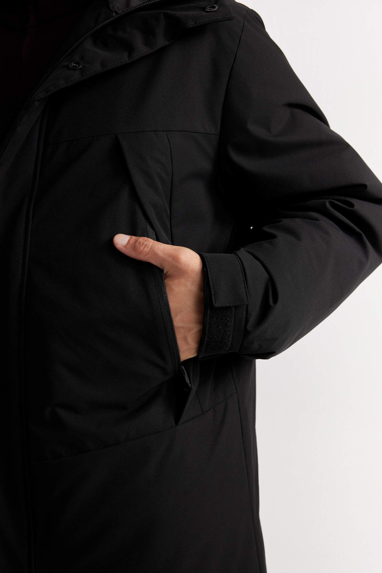 جاكيت خفيف قصة عادية بغطاء للرأس