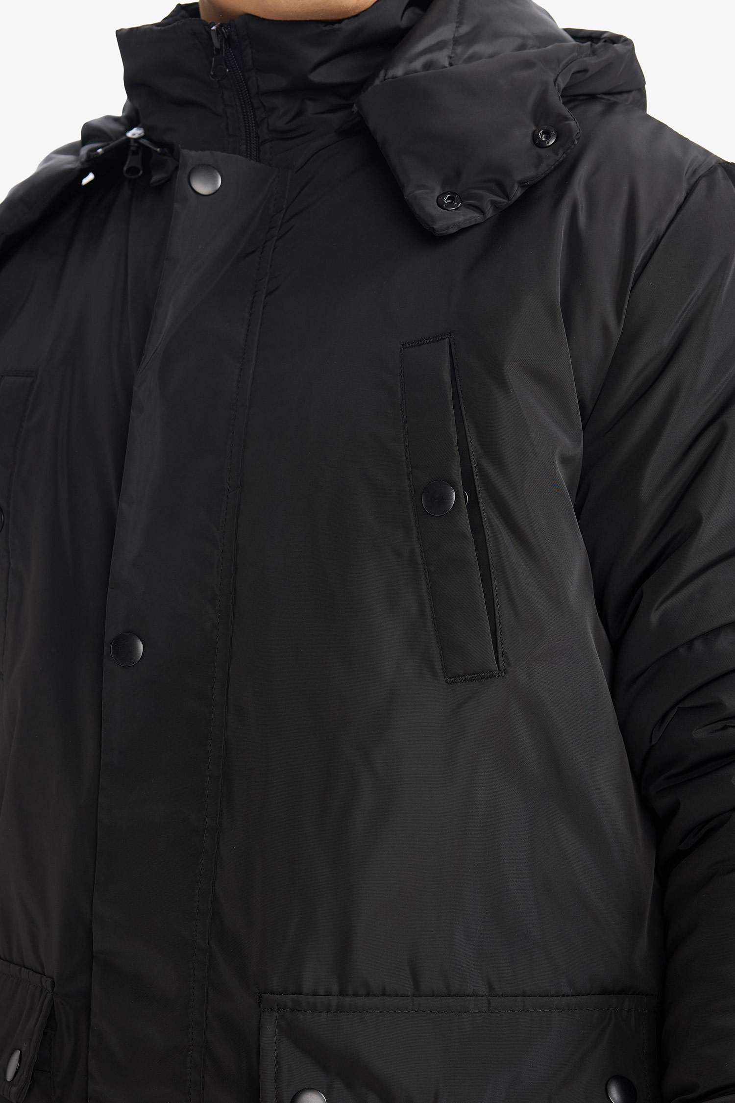 جاكيت طويل خفيف قصة عادية بغطاء للرأس بجيب