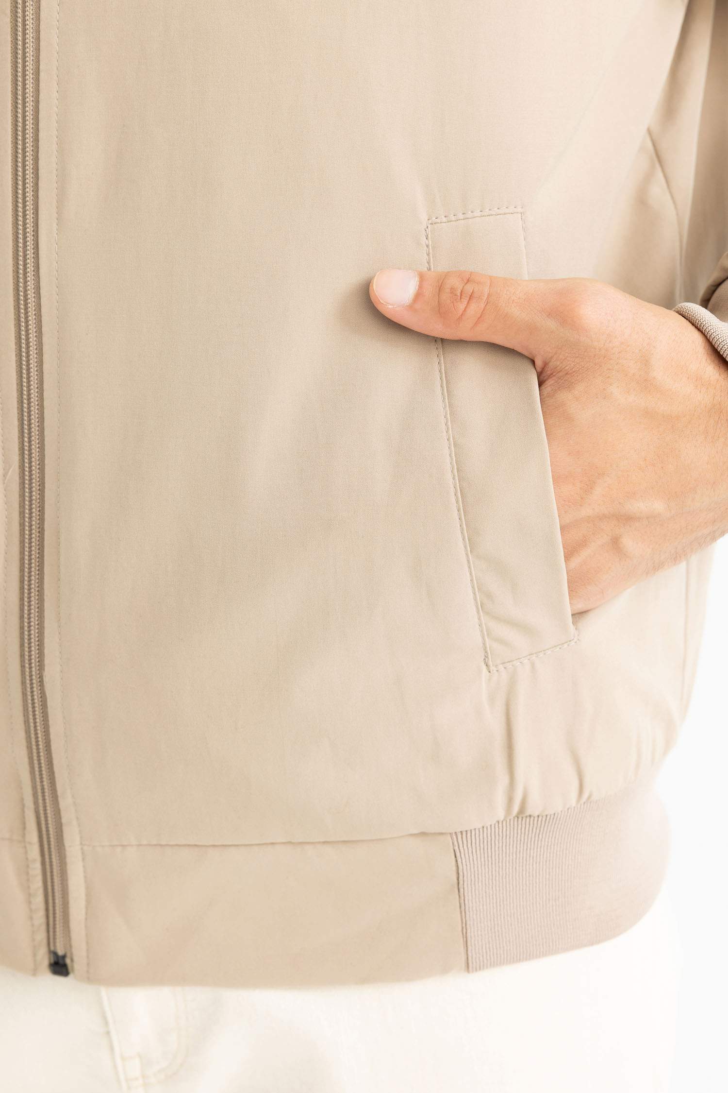 Su İtici Regular Fit Bomber Kolej Yaka Fermuarlı Çift Cepli Mevsimlik Hafif Mont