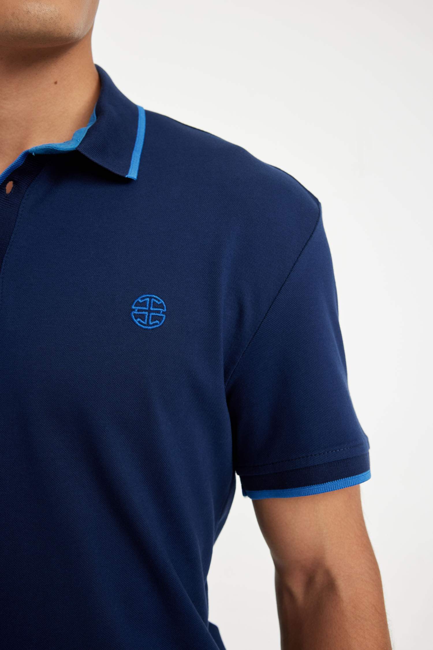 T-Shirt Polo en Piqué coupe régulière à Manches Courtes