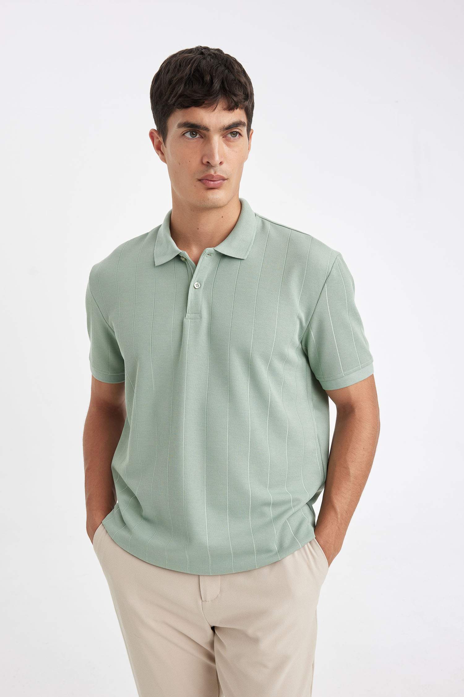 تيشيرت بولو نص ردن قصة عادية