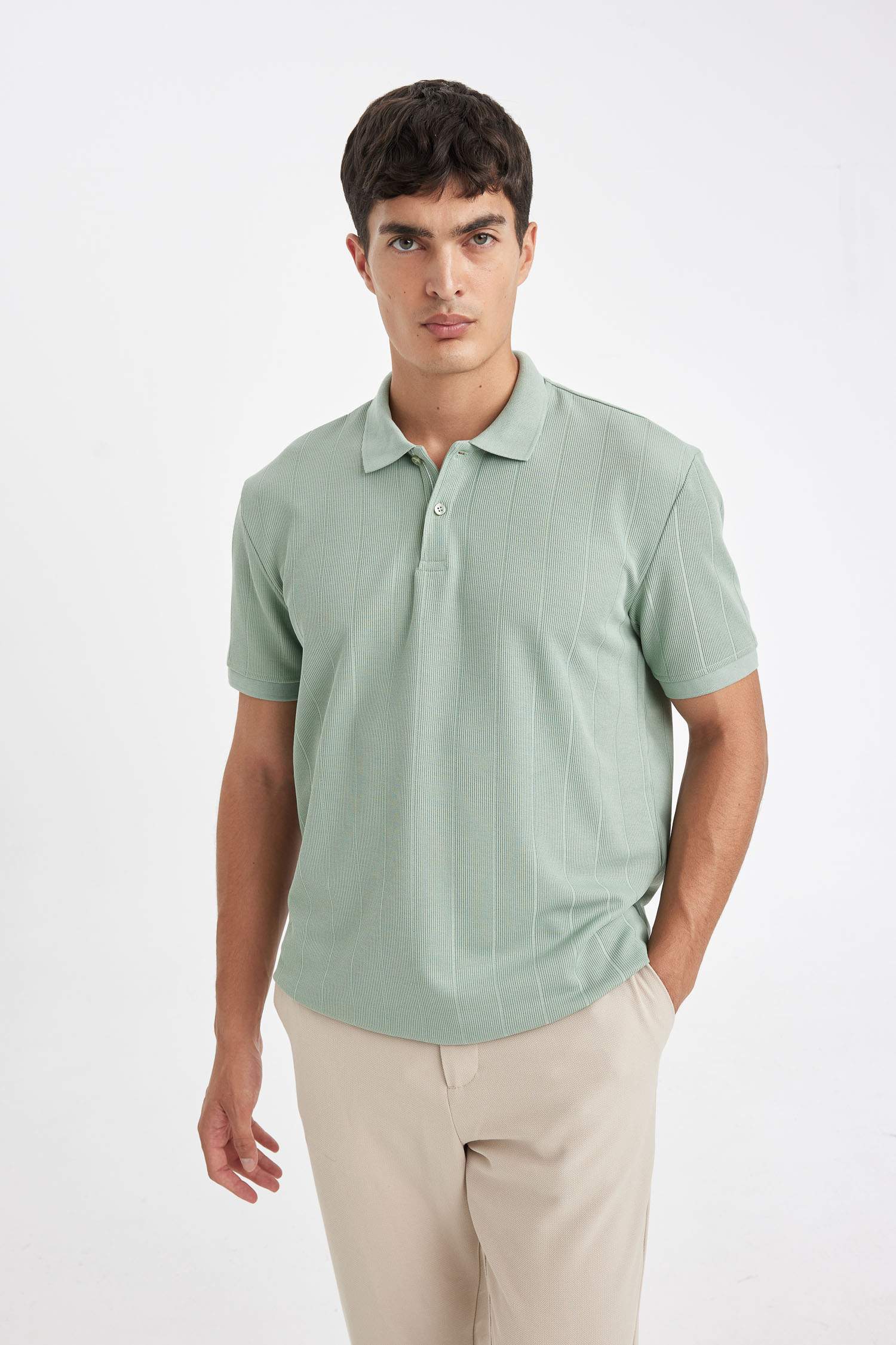 تيشيرت بولو نص ردن قصة عادية