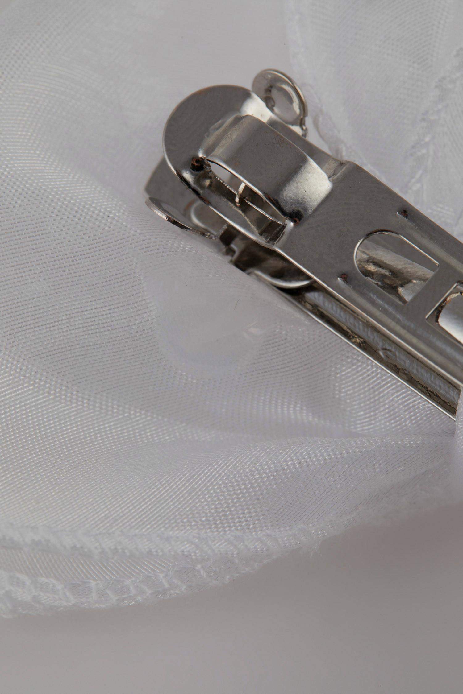 Beyaz Kurdeleli Fiyonk Toka