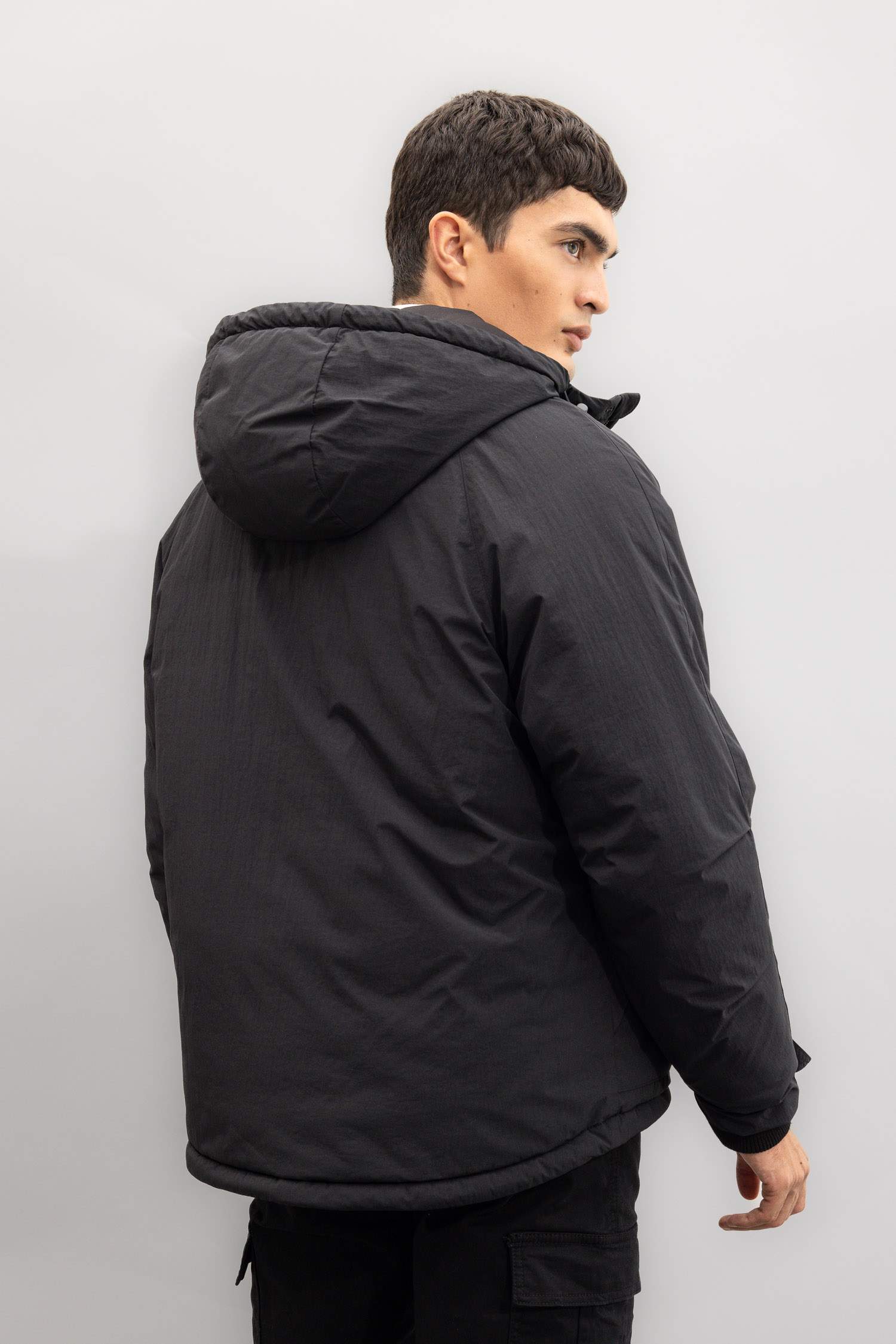 جاكيت قصة عادية بغطاء للرأس و بجيب