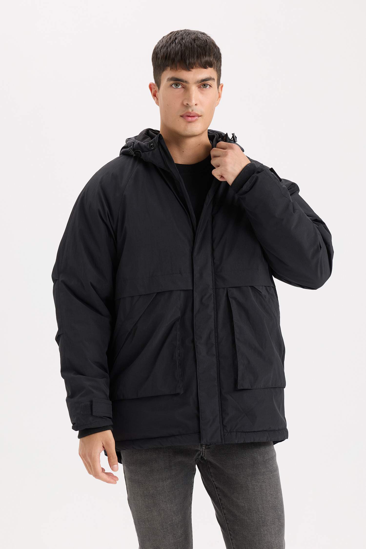 جاكيت قصة عادية بغطاء للرأس و بجيب