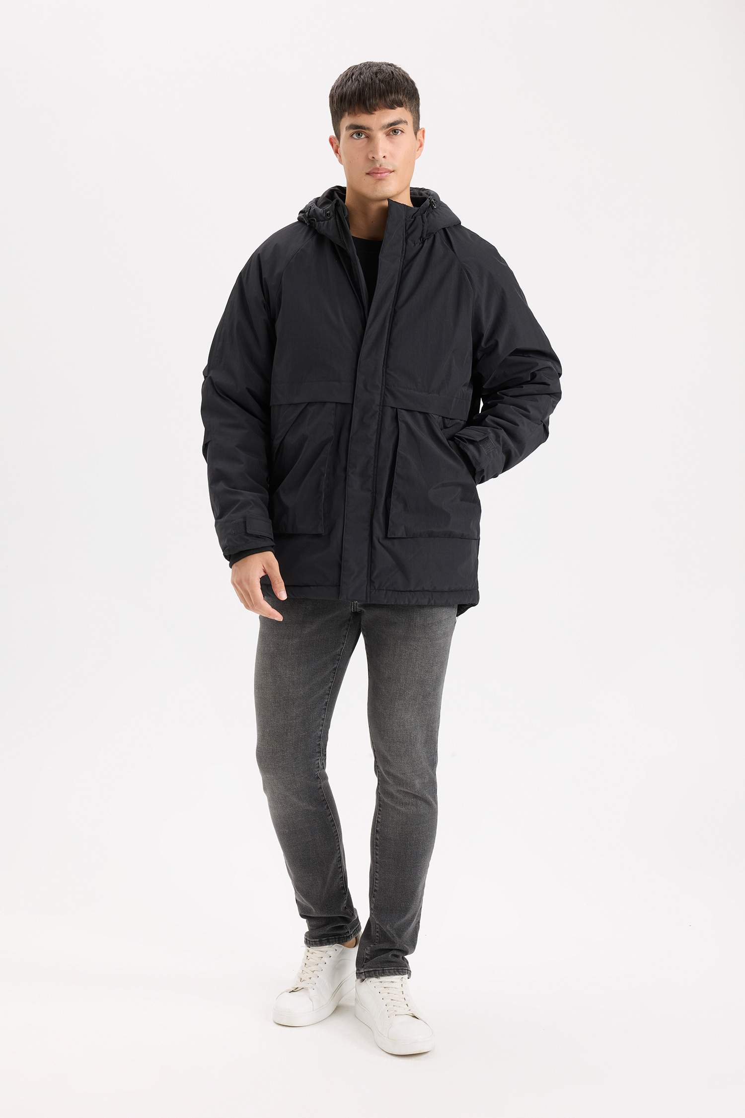 جاكيت قصة عادية بغطاء للرأس و بجيب