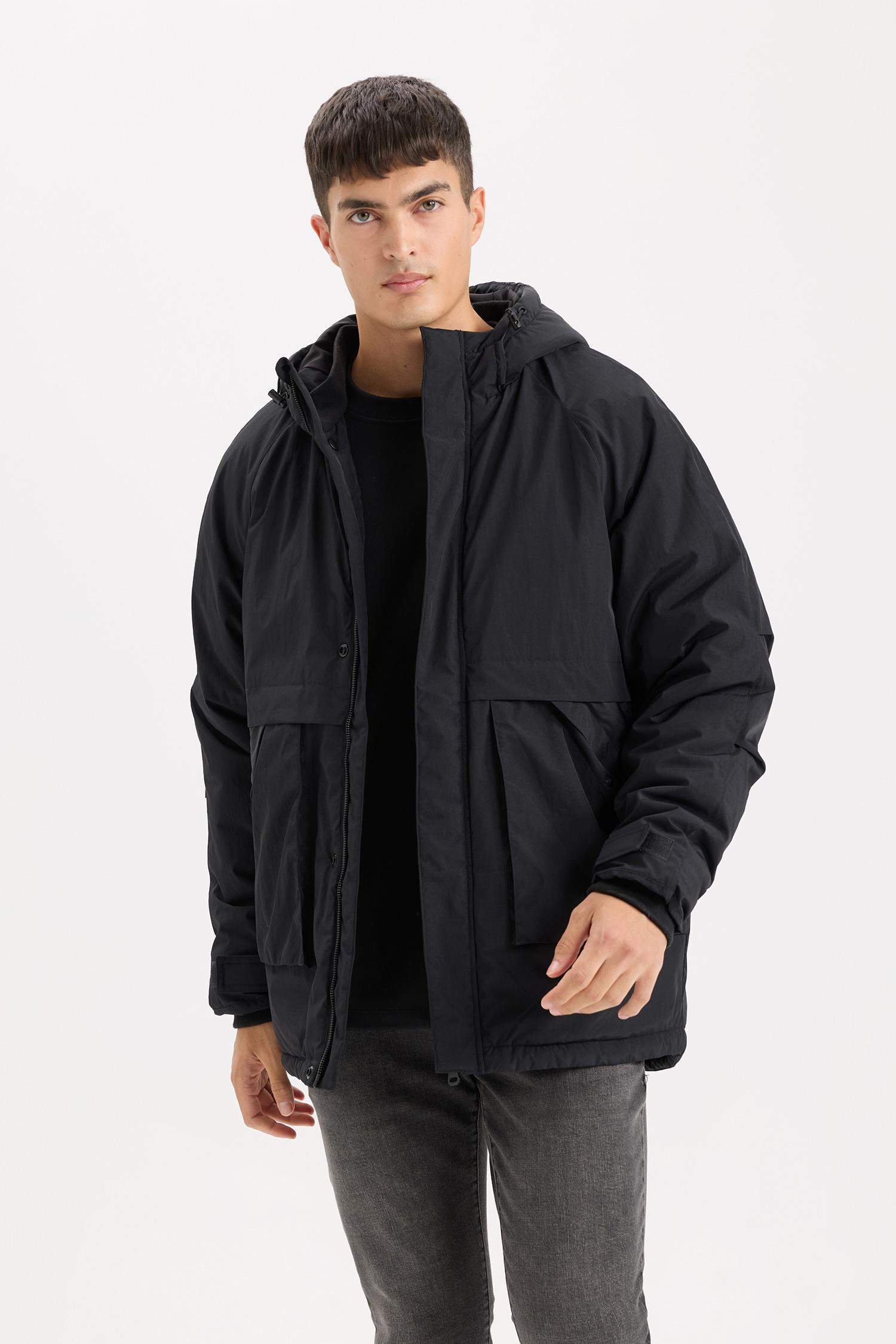 جاكيت قصة عادية بغطاء للرأس و بجيب