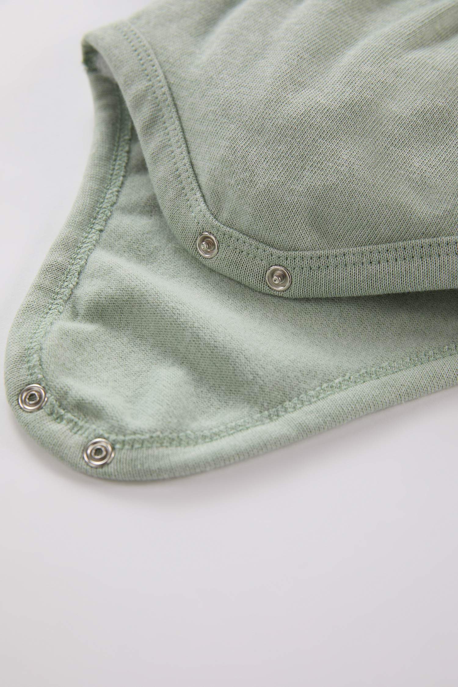 أوفر بناتي حديثي الولادة ذو مظهرتريكو قصة عادية