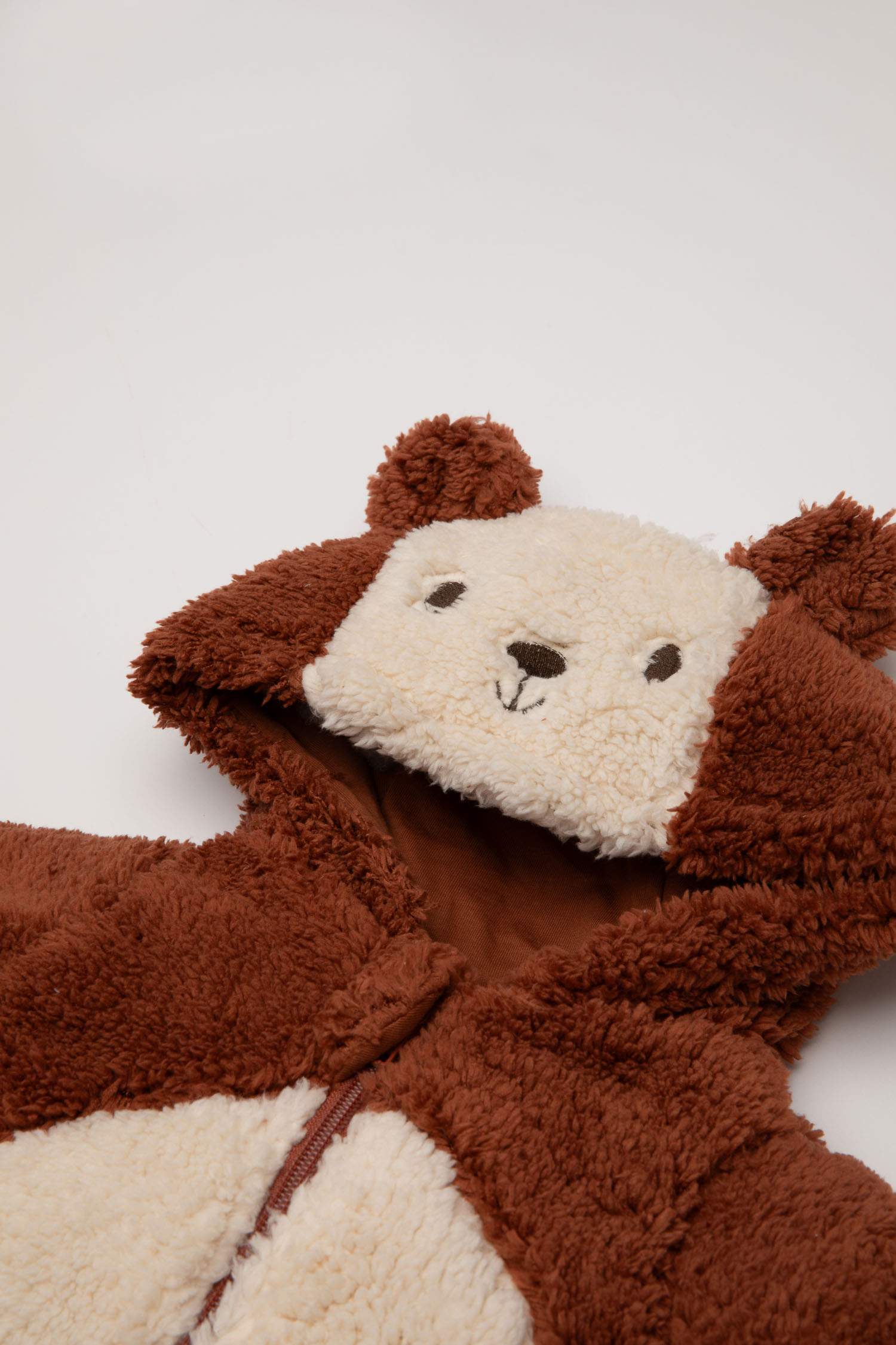 Erkek Bebek Yenidoğan Kahve Fermuarlı Şapkalı Pelüş Tulum