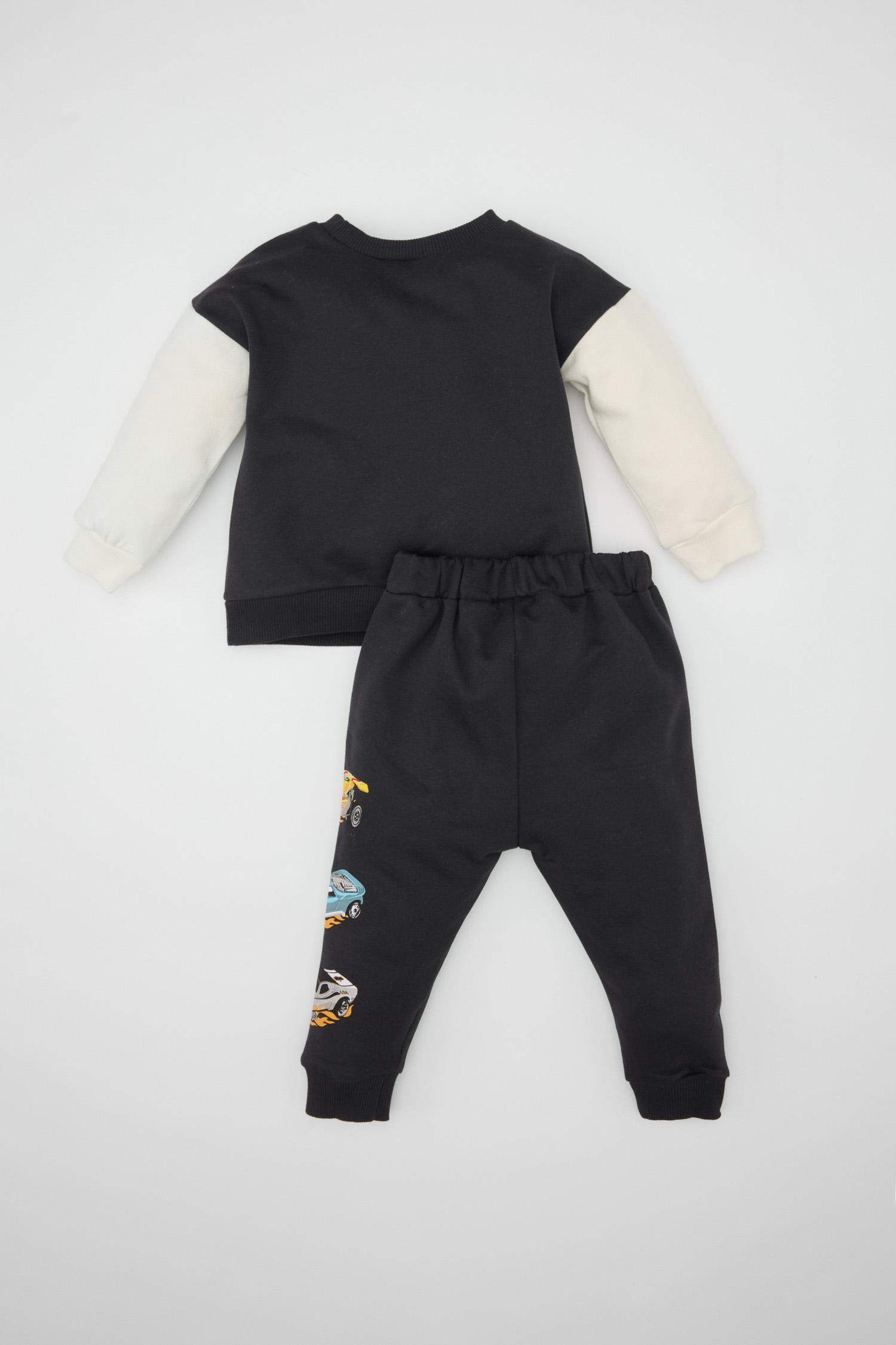 طقم قماش رقيق برقبة مستديرة من قطعتين