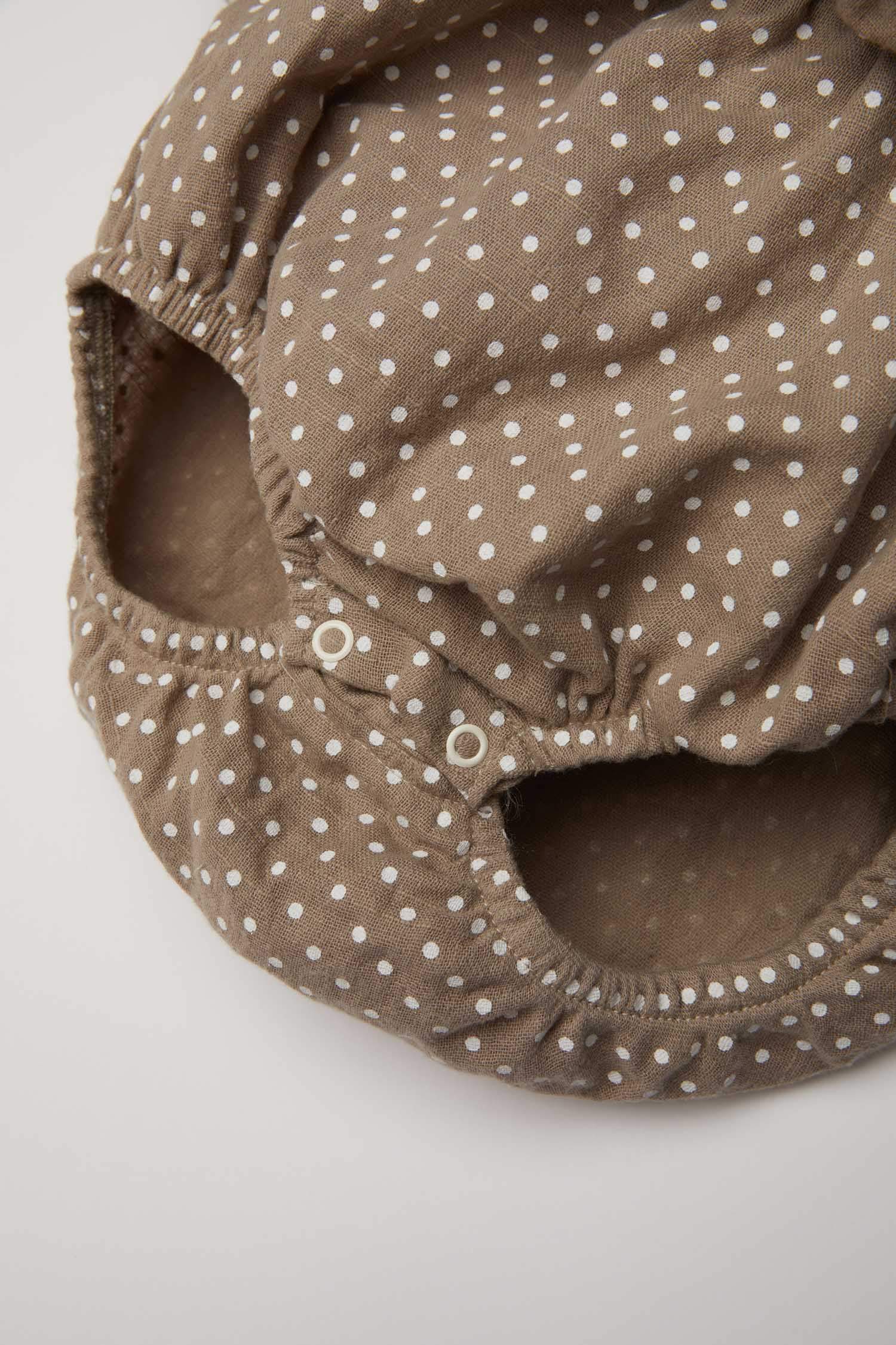 Kız Bebek 3'lü Takım Uzun Kollu Müslin Tişört Puantiyeli Elbise Külotlu Çorap