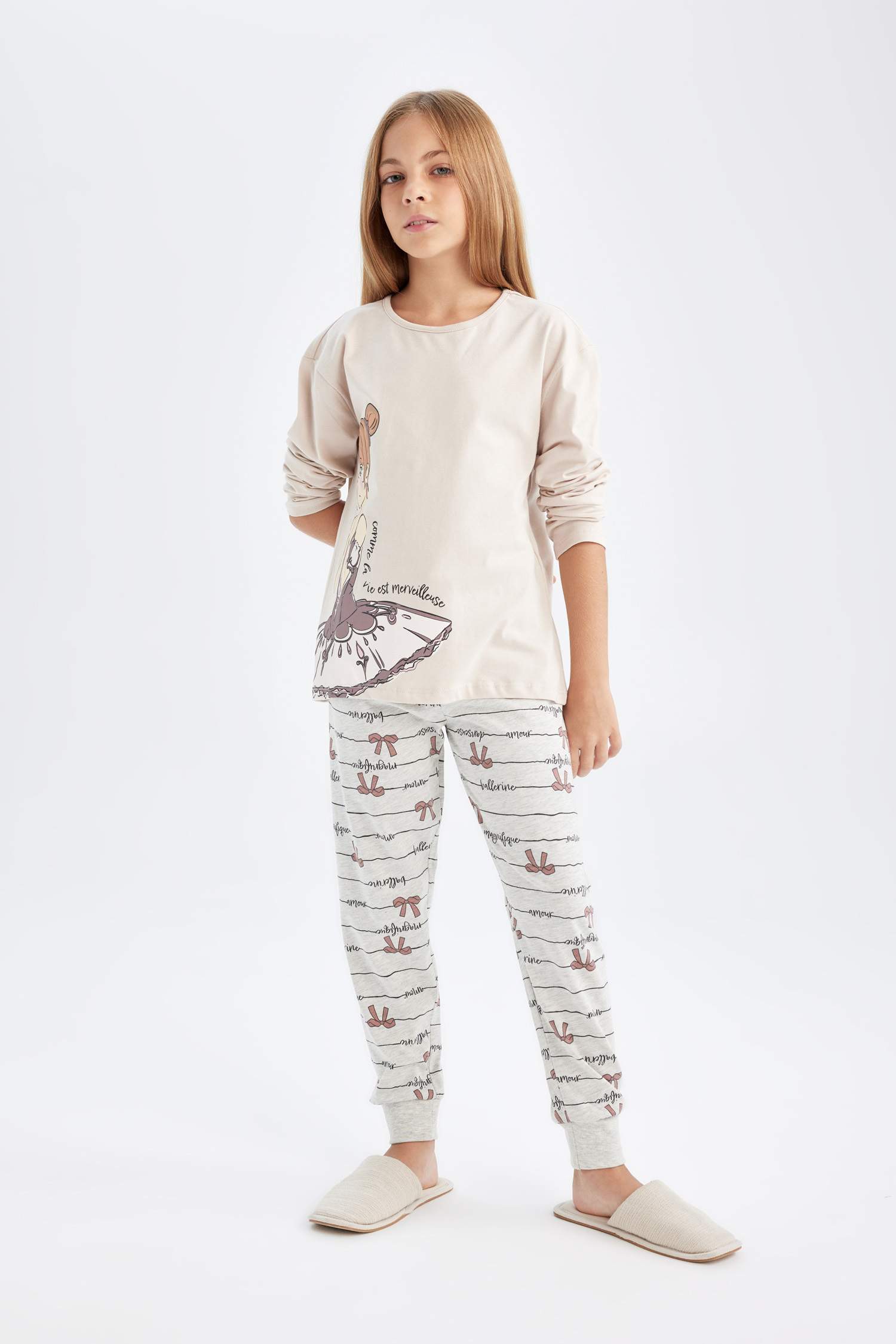 سيت بجامة بناتي قماش رقيق قصة عادية - قطعتين