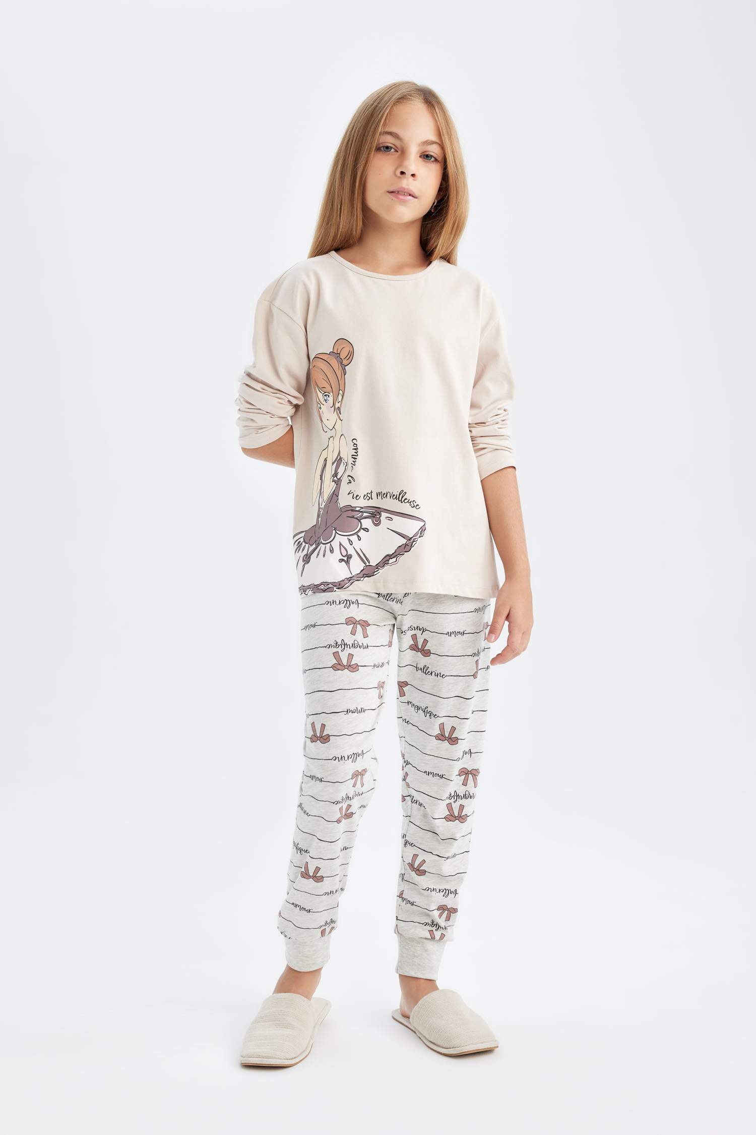 سيت بجامة بناتي قماش رقيق قصة عادية - قطعتين