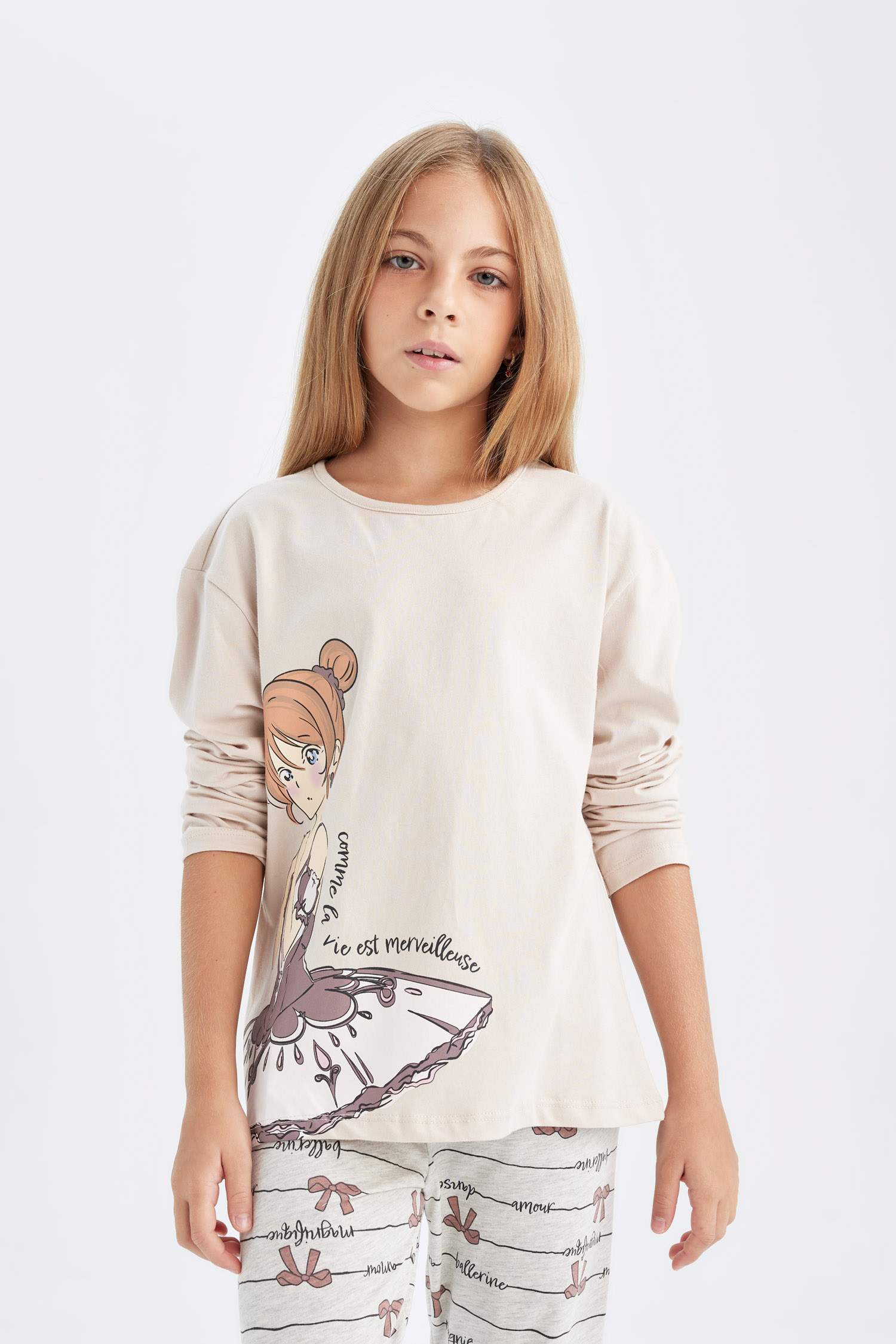 سيت بجامة بناتي قماش رقيق قصة عادية - قطعتين