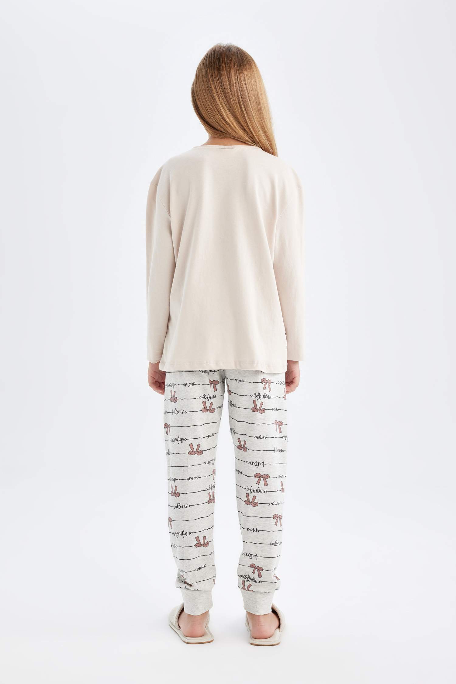 سيت بجامة بناتي قماش رقيق قصة عادية - قطعتين