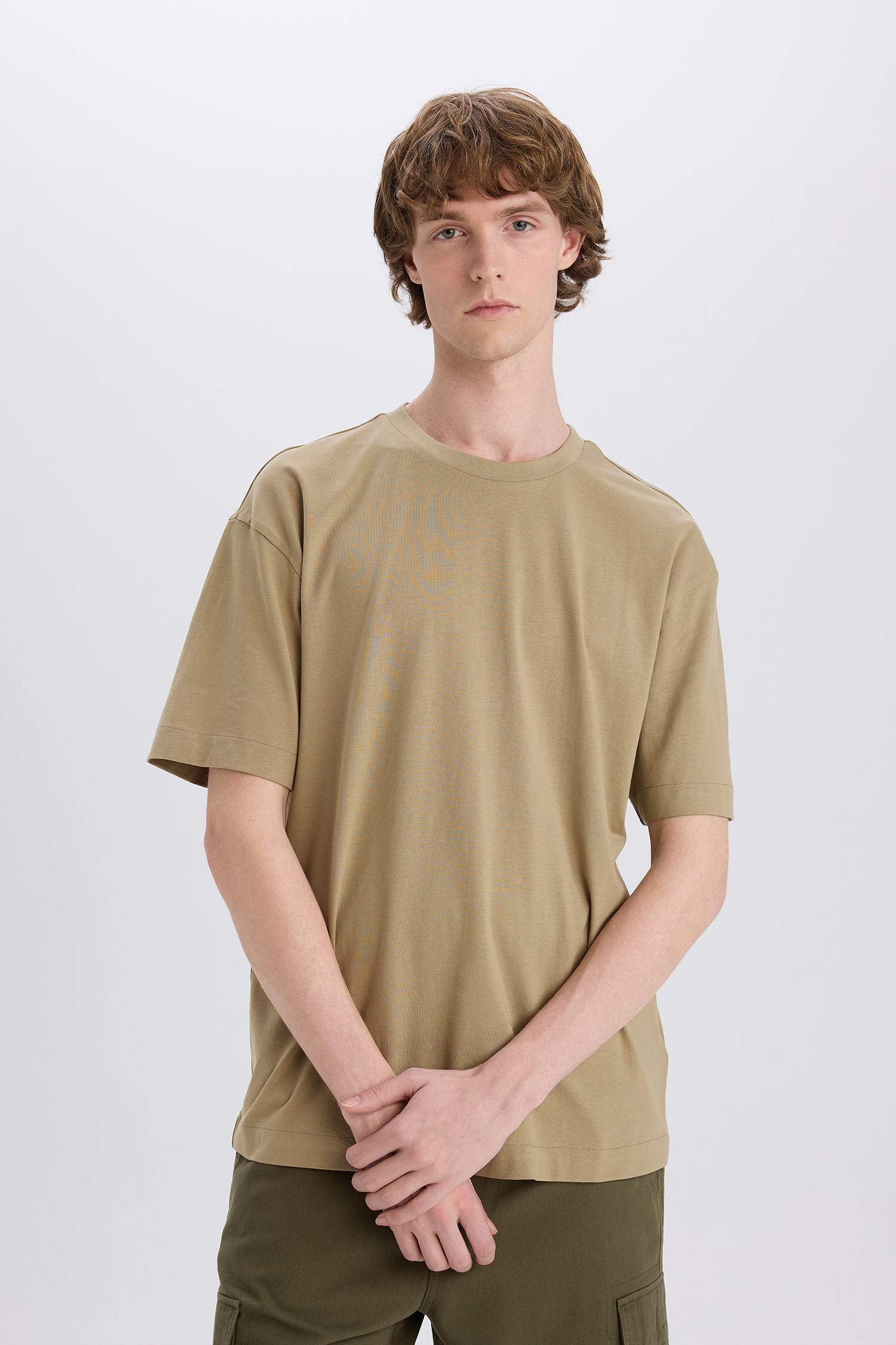 Свободная посадка, базовая футболка с круглым вырезом, короткий рукав