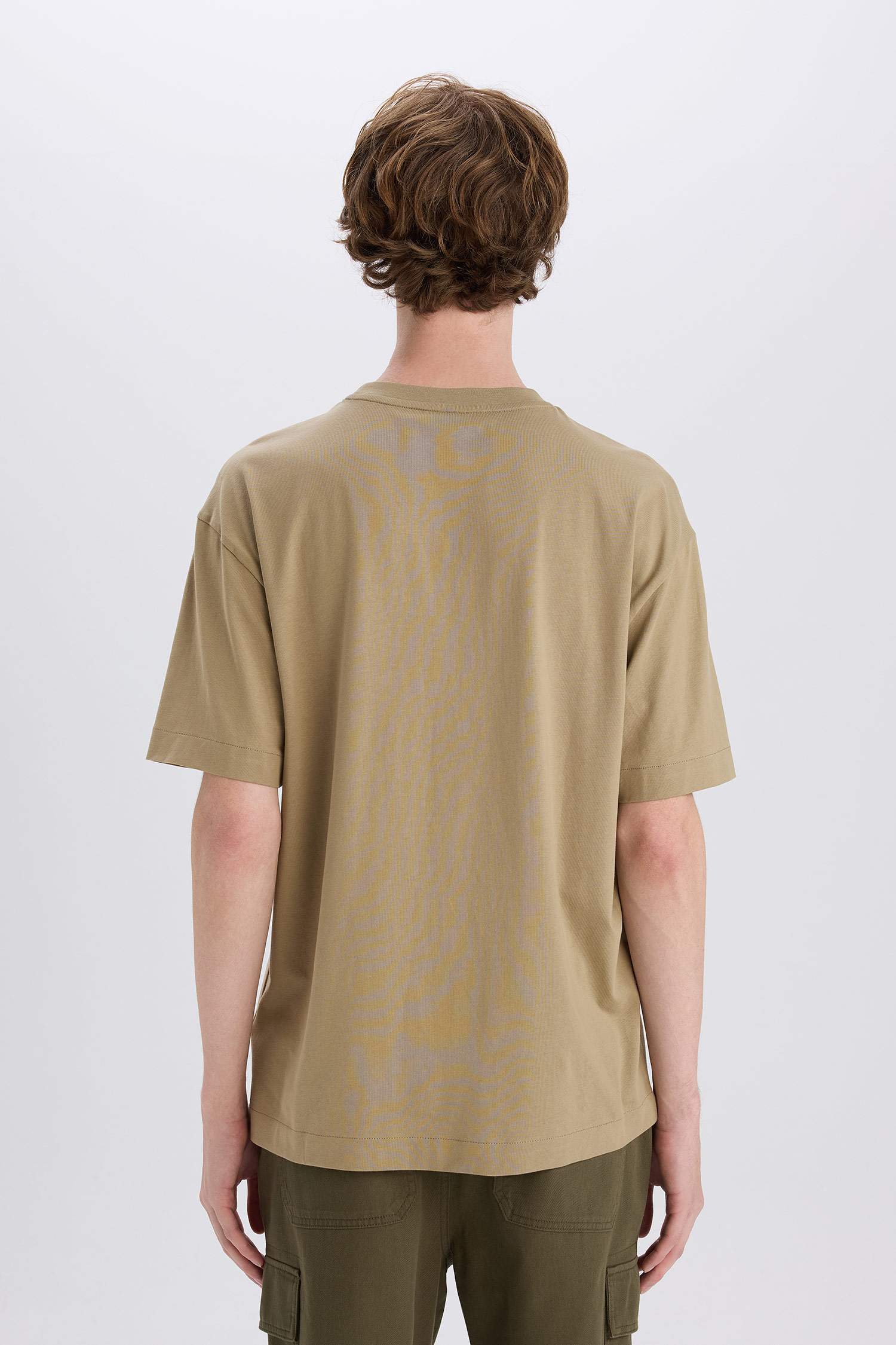 Свободная посадка, базовая футболка с круглым вырезом, короткий рукав